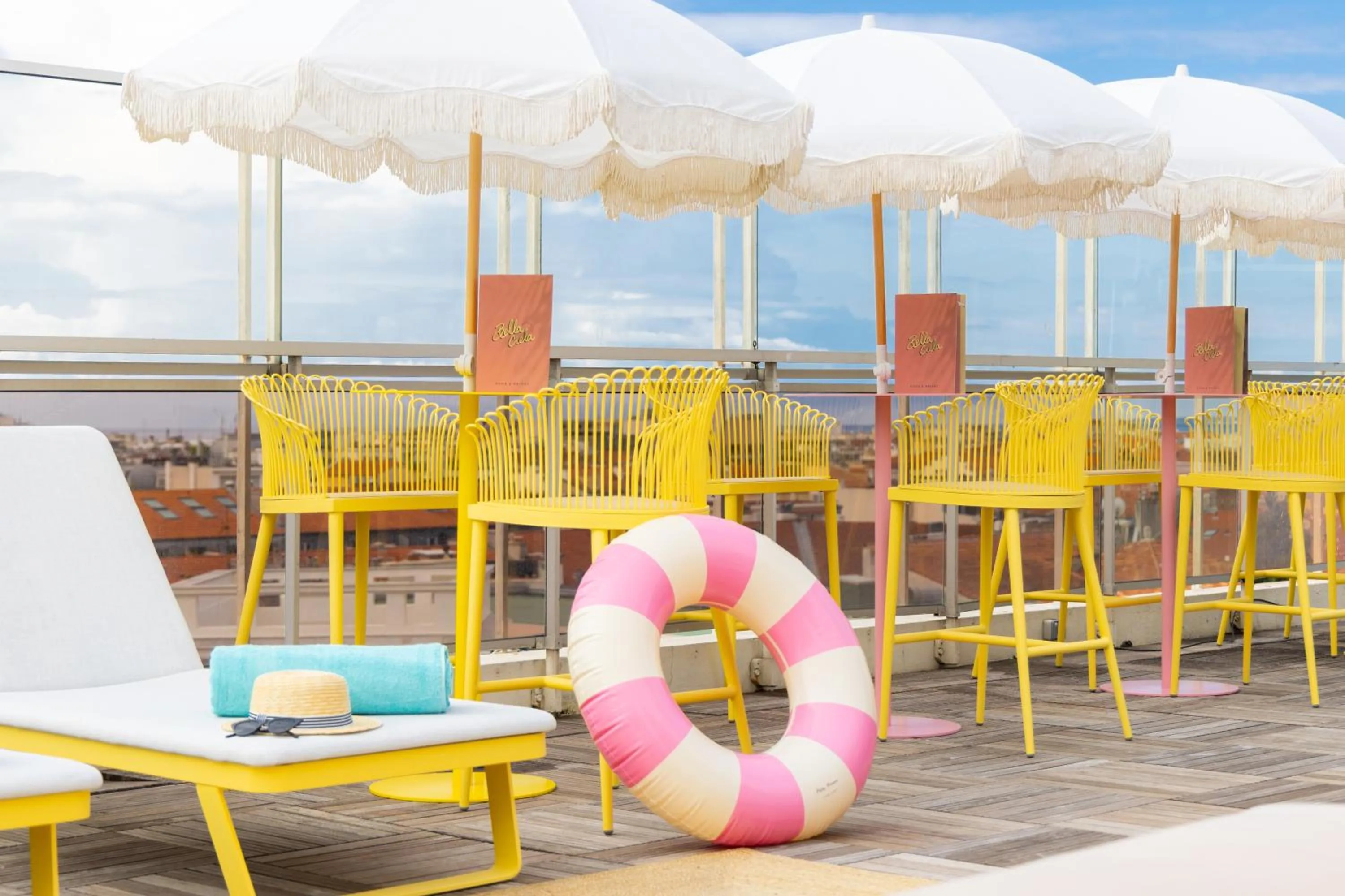 Swimming pool in Mercure Nice Centre Notre Dame