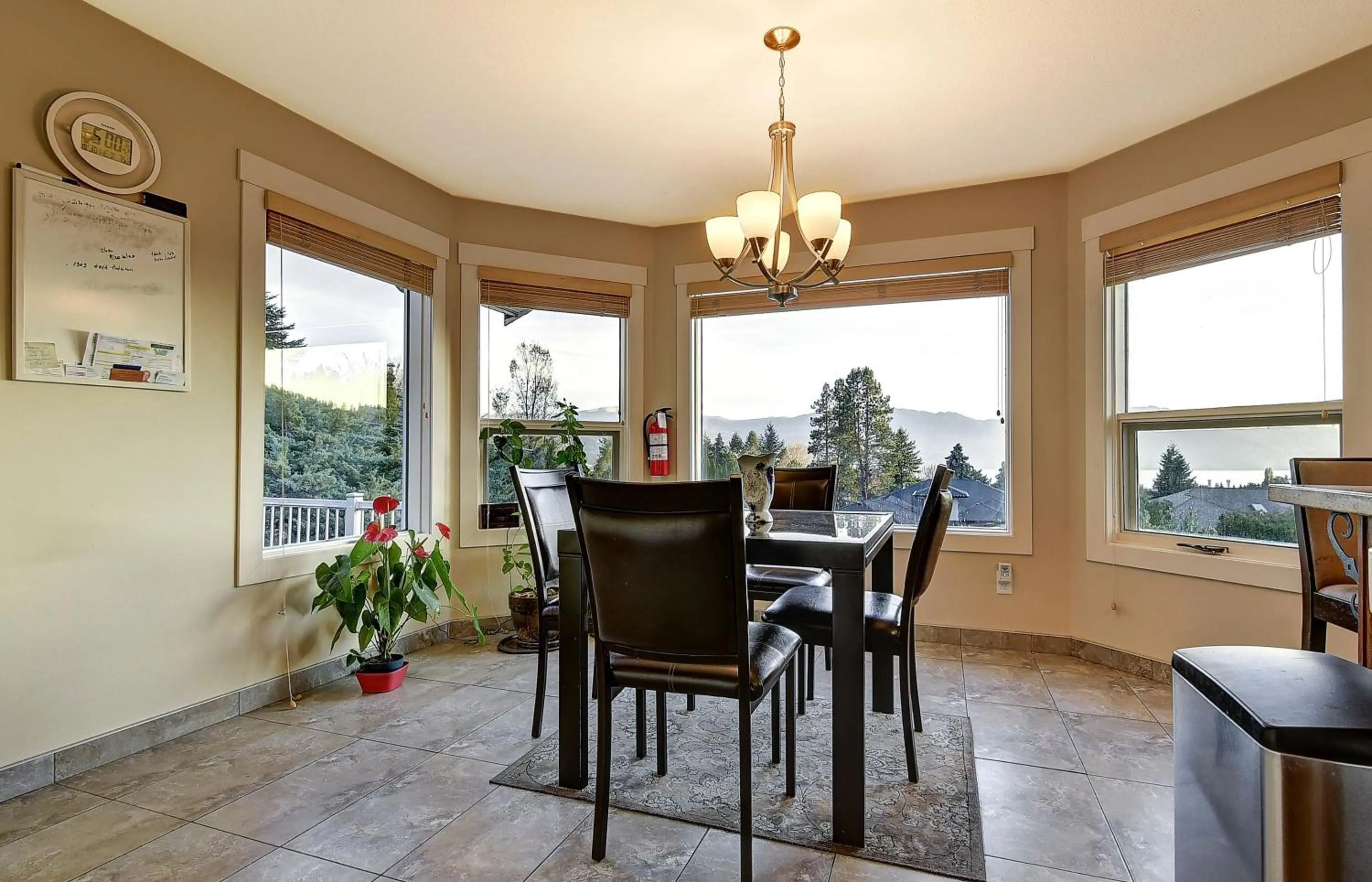 Dining area in Rodee Homestay