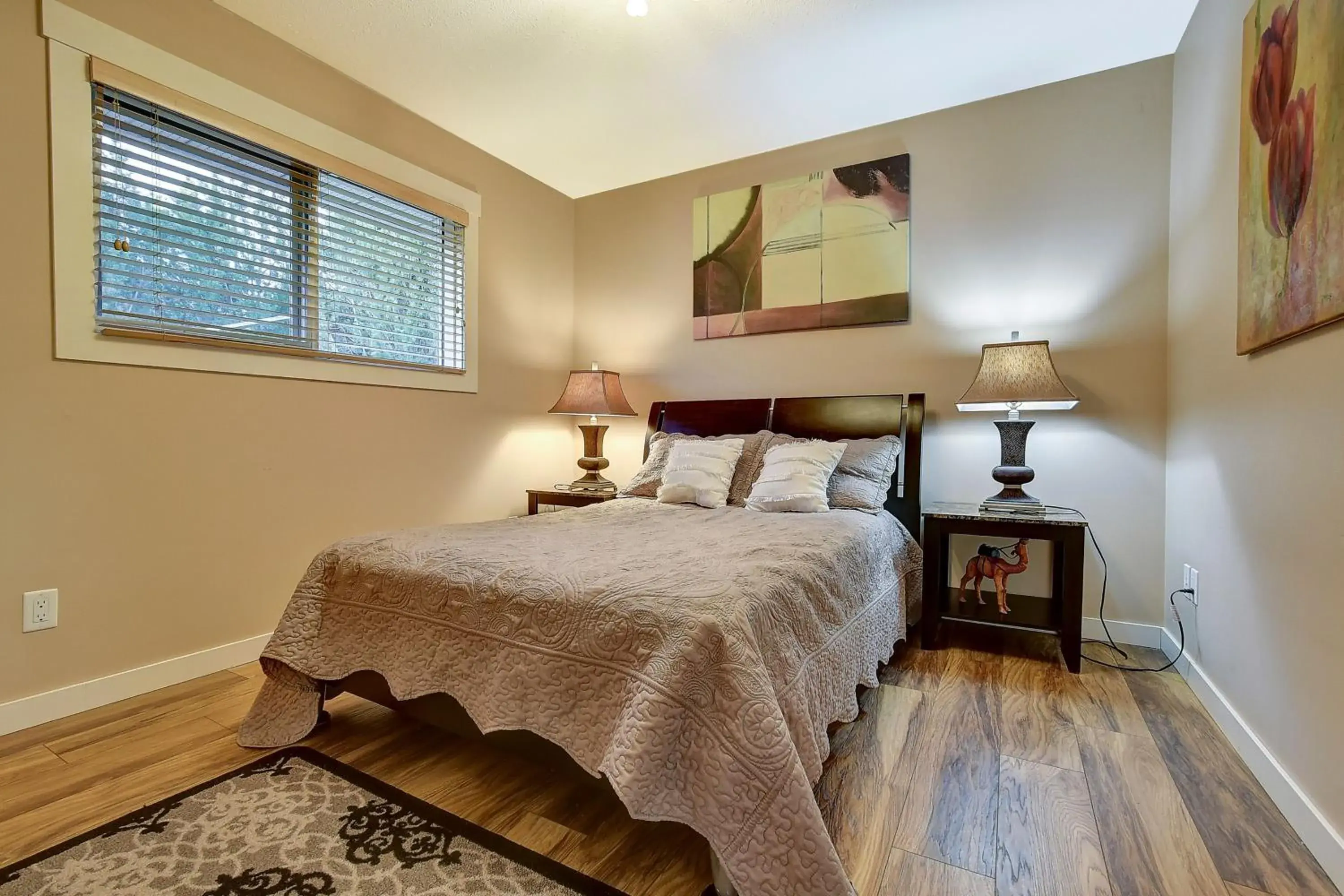 Queen Room with Shared Bathroom in Rodee Homestay Queen Room with Shared Bathroom in Rodee Homestay