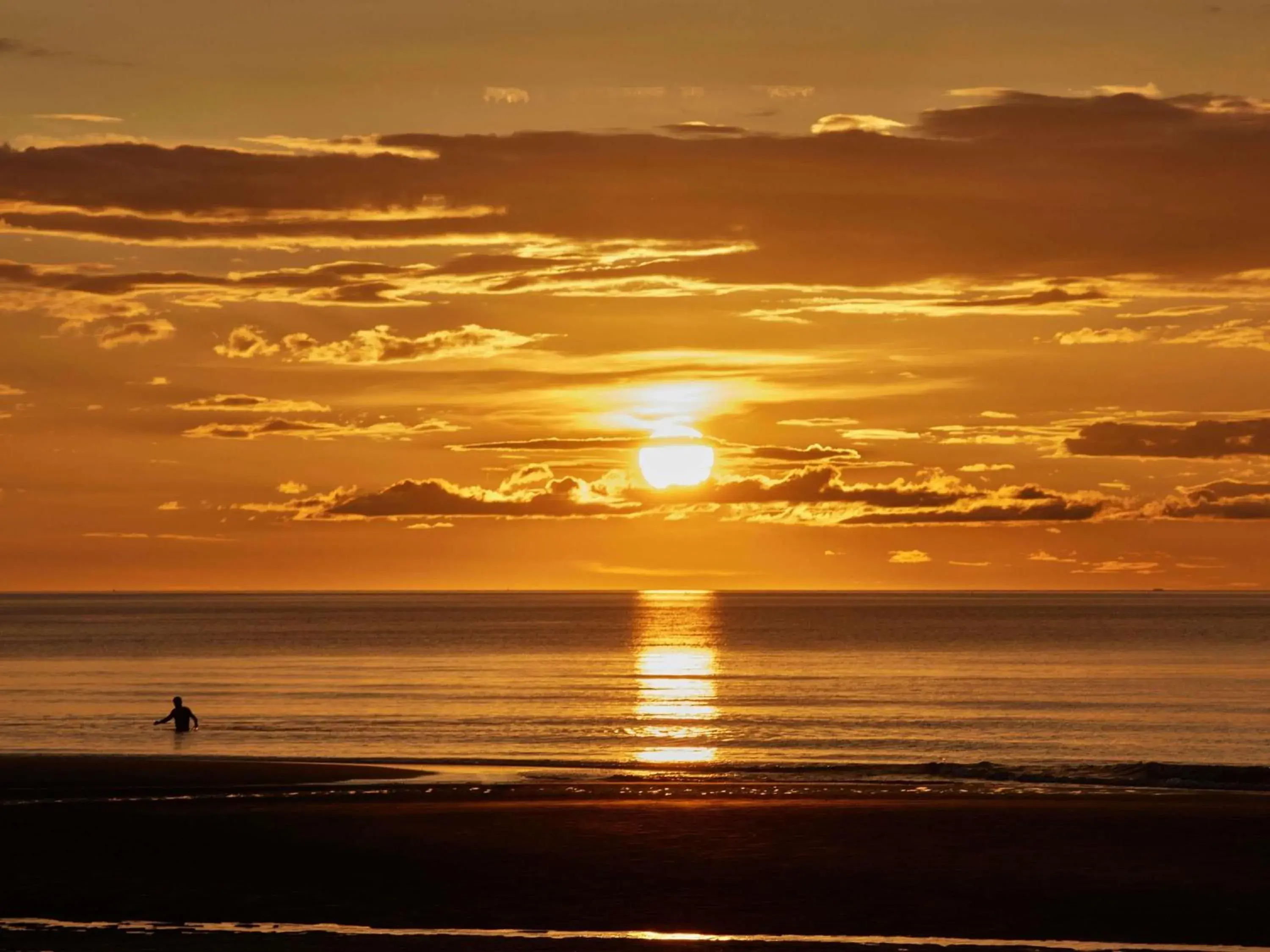 Classic Double Room with Sea View in Le Grand Hotel de Cabourg - MGallery Collection Classic Double Room with Sea View in Le Grand Hotel de Cabourg - MGallery Collection