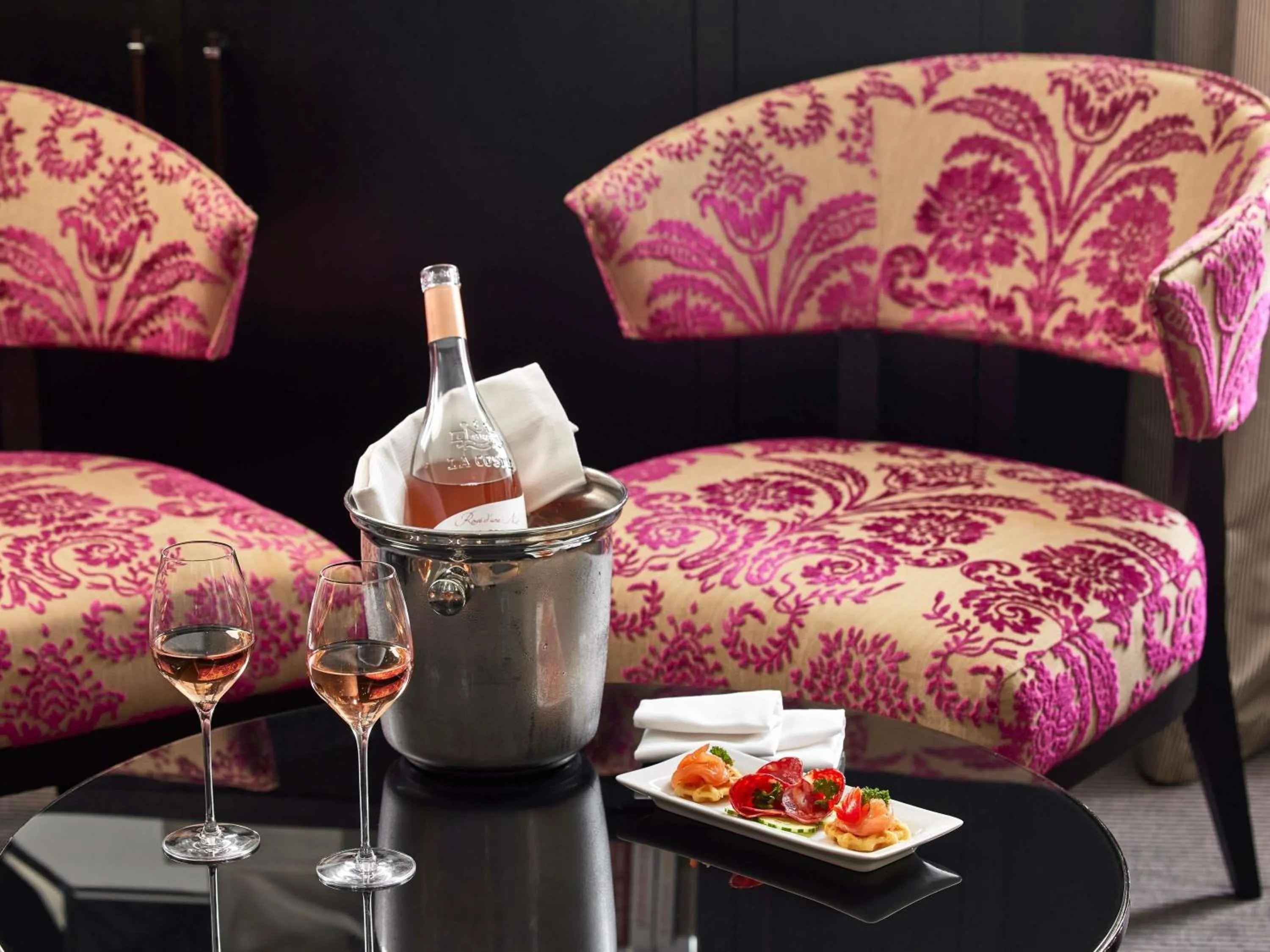 Bedroom in Le Grand Hotel de Cabourg - MGallery Collection