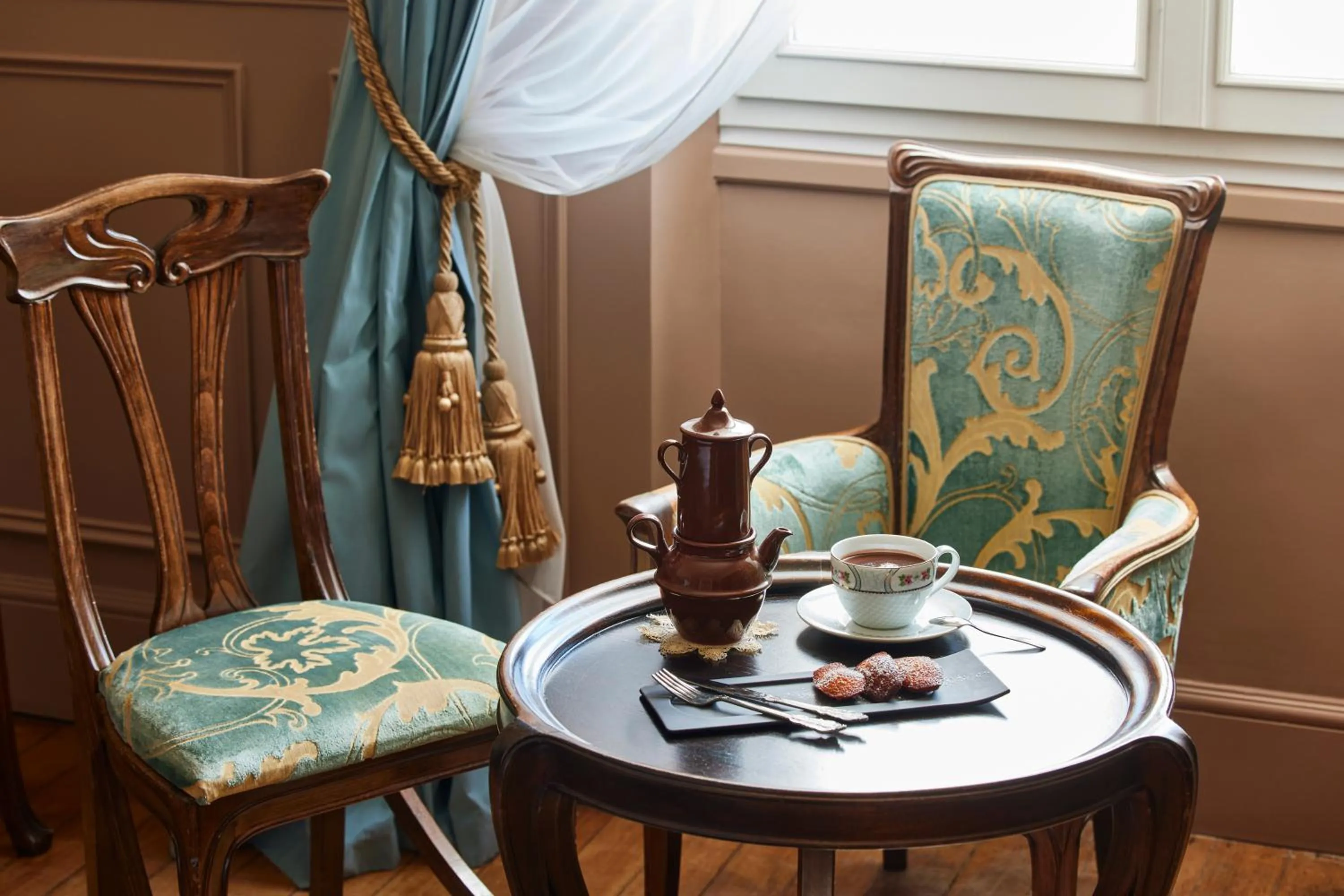 Seating area in Le Grand Hotel de Cabourg - MGallery Collection