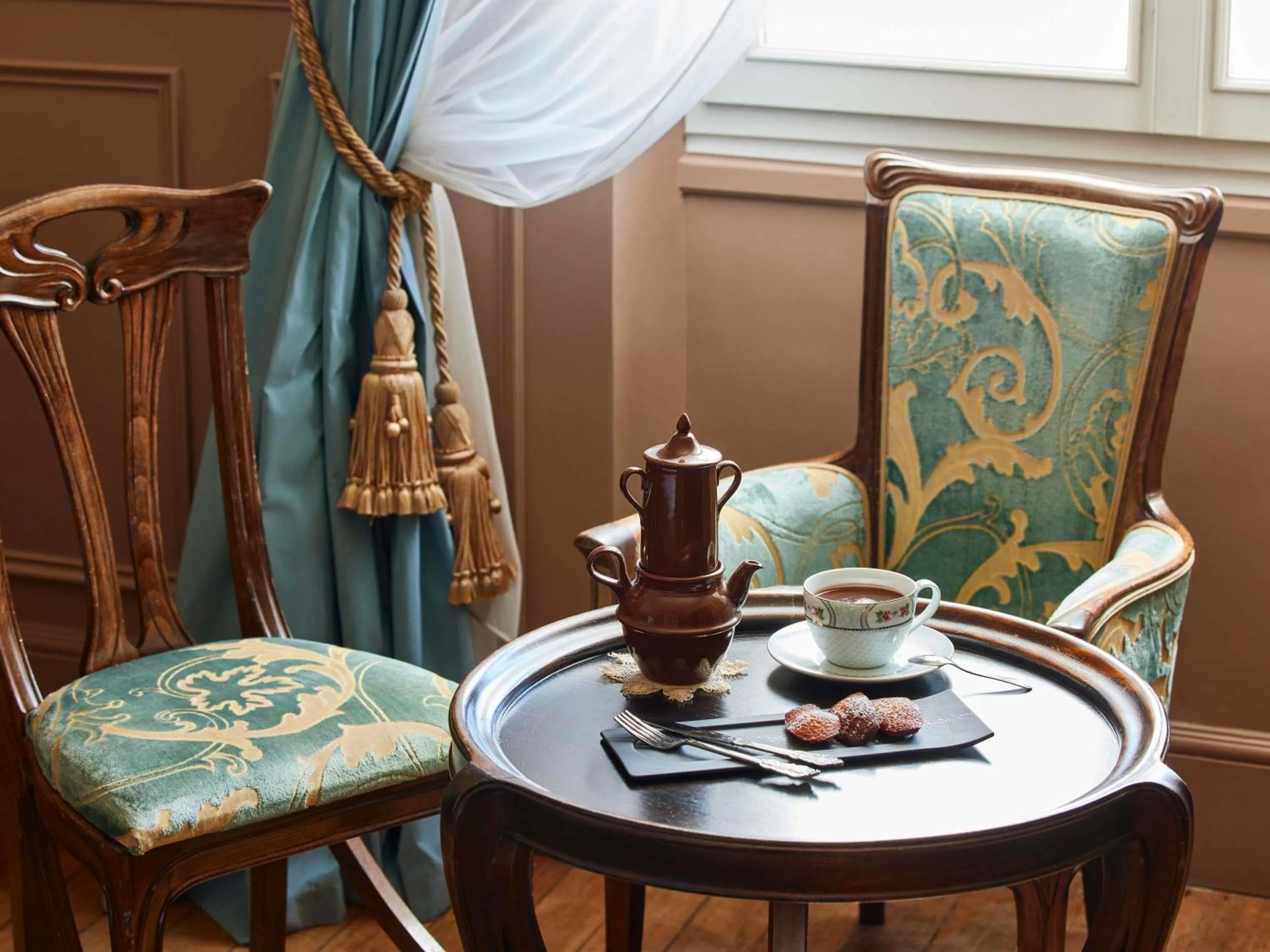 Bedroom in Le Grand Hotel de Cabourg - MGallery Collection