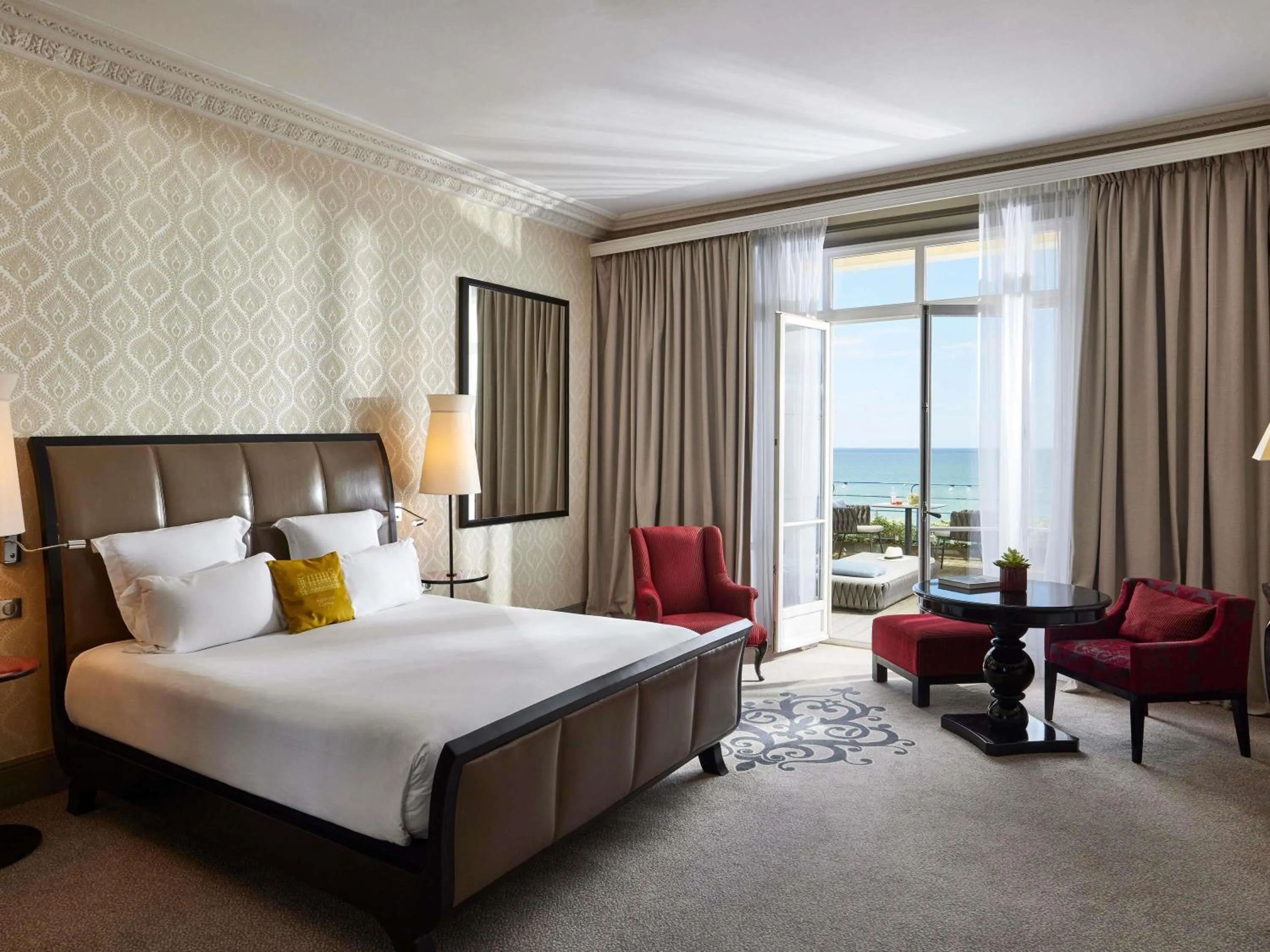 Property building, Bed in Le Grand Hotel de Cabourg - MGallery Collection