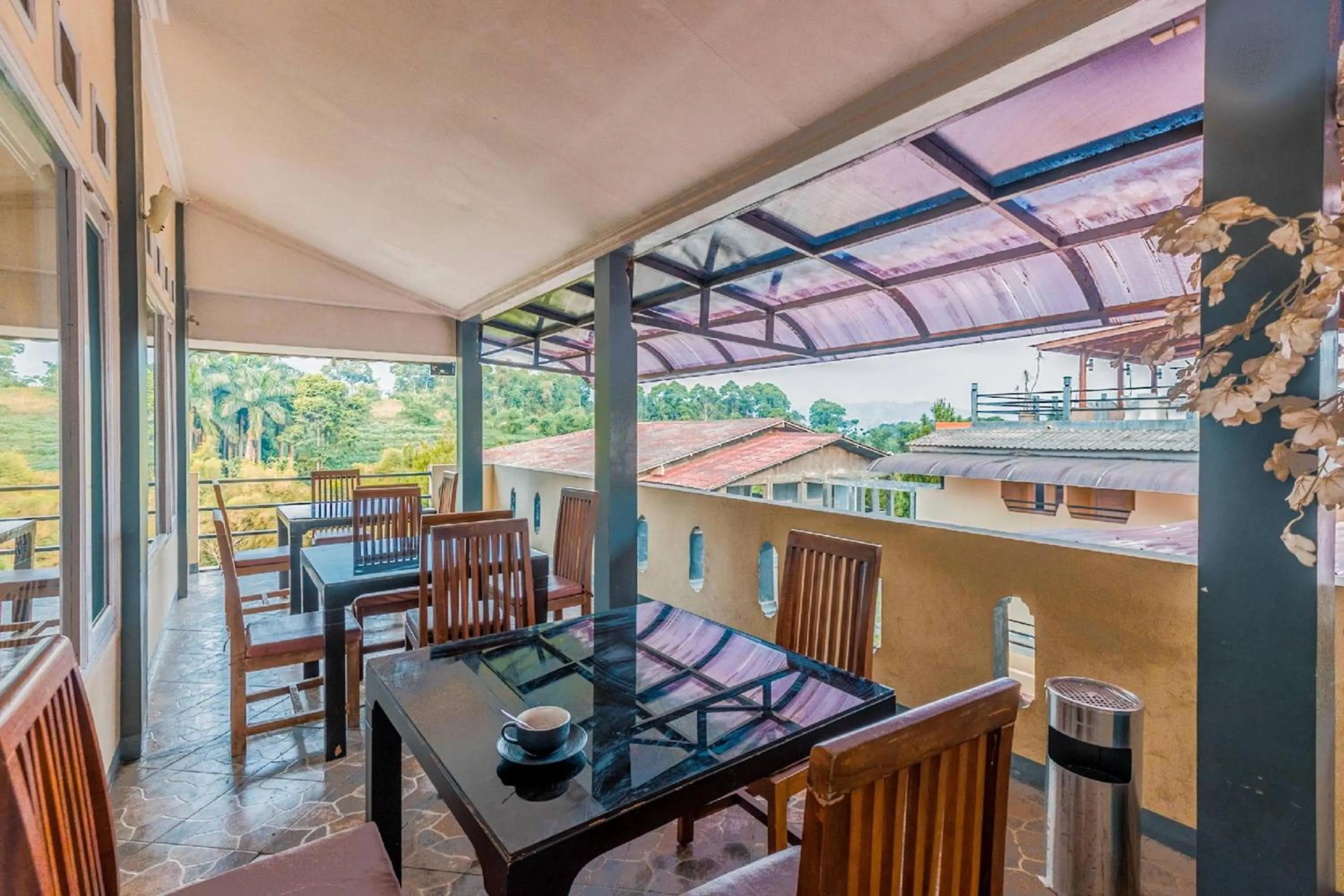 Restaurant/places to eat in Hotel O Bogor Puncak Near Padang Golf Bukit Pelangi Formerly Gunung Geulis Village