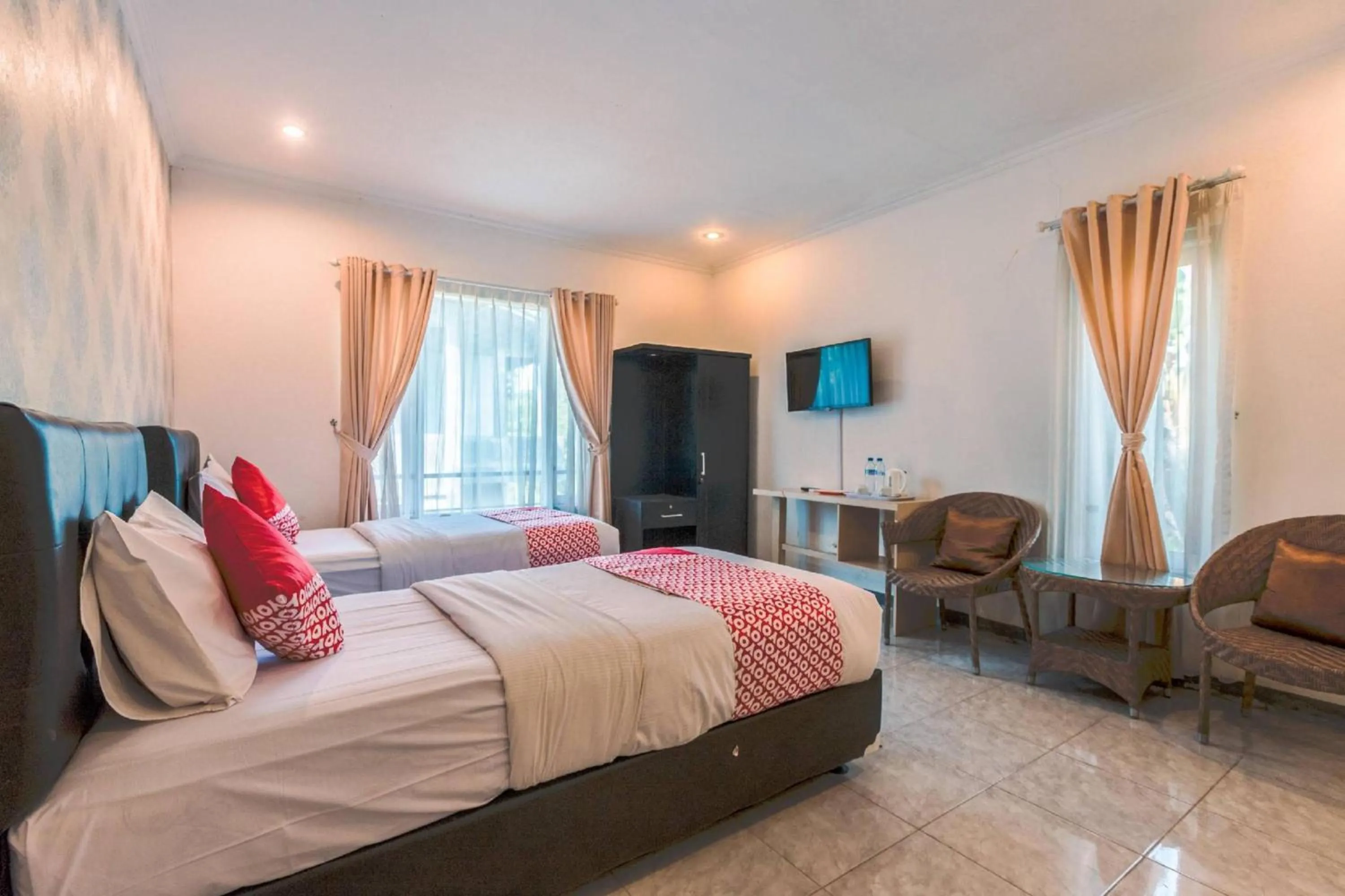 Photo of the whole room, Bed in Hotel O Bogor Puncak Near Padang Golf Bukit Pelangi Formerly Gunung Geulis Village