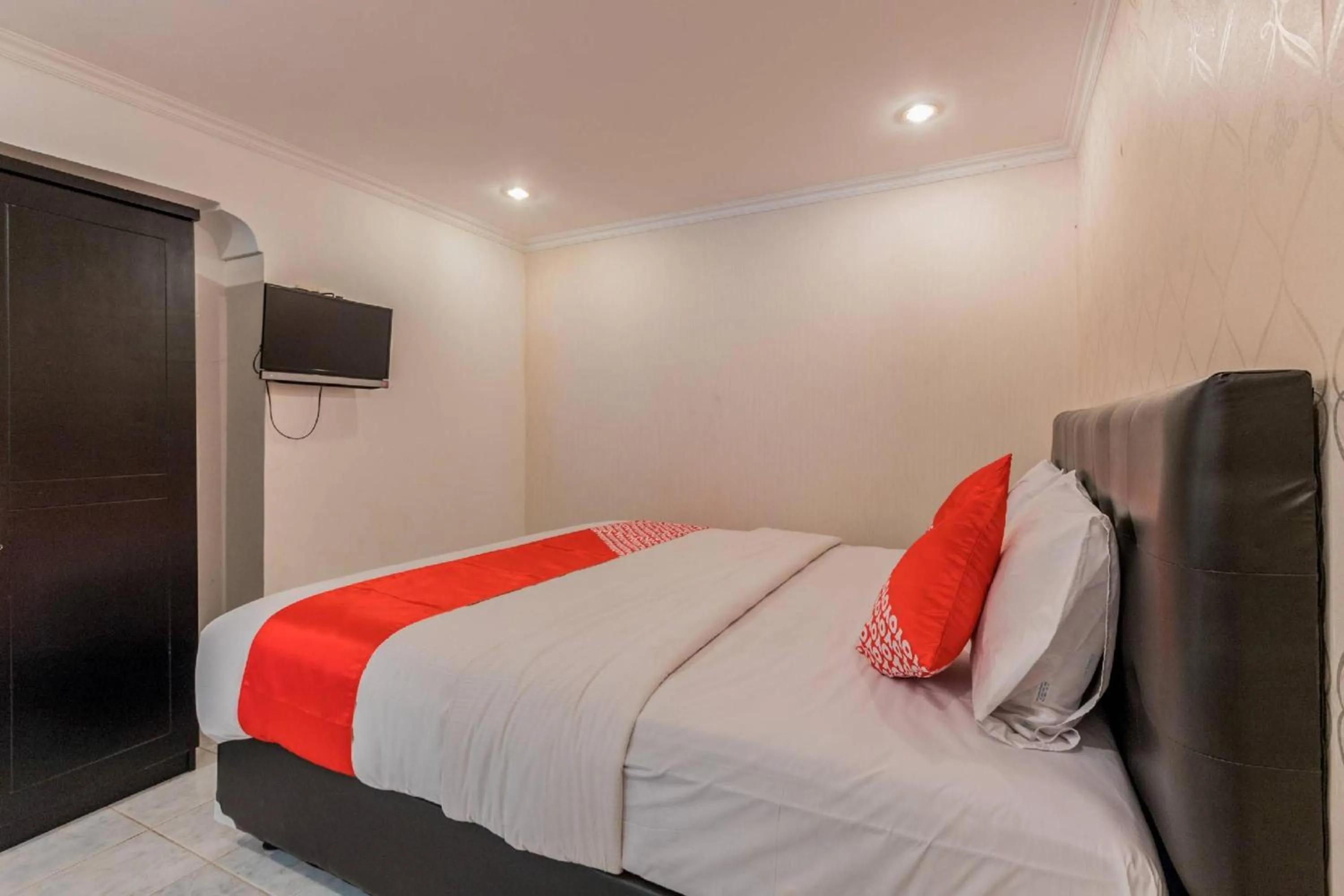 Bedroom, Bed in Hotel O Bogor Puncak Near Padang Golf Bukit Pelangi Formerly Gunung Geulis Village