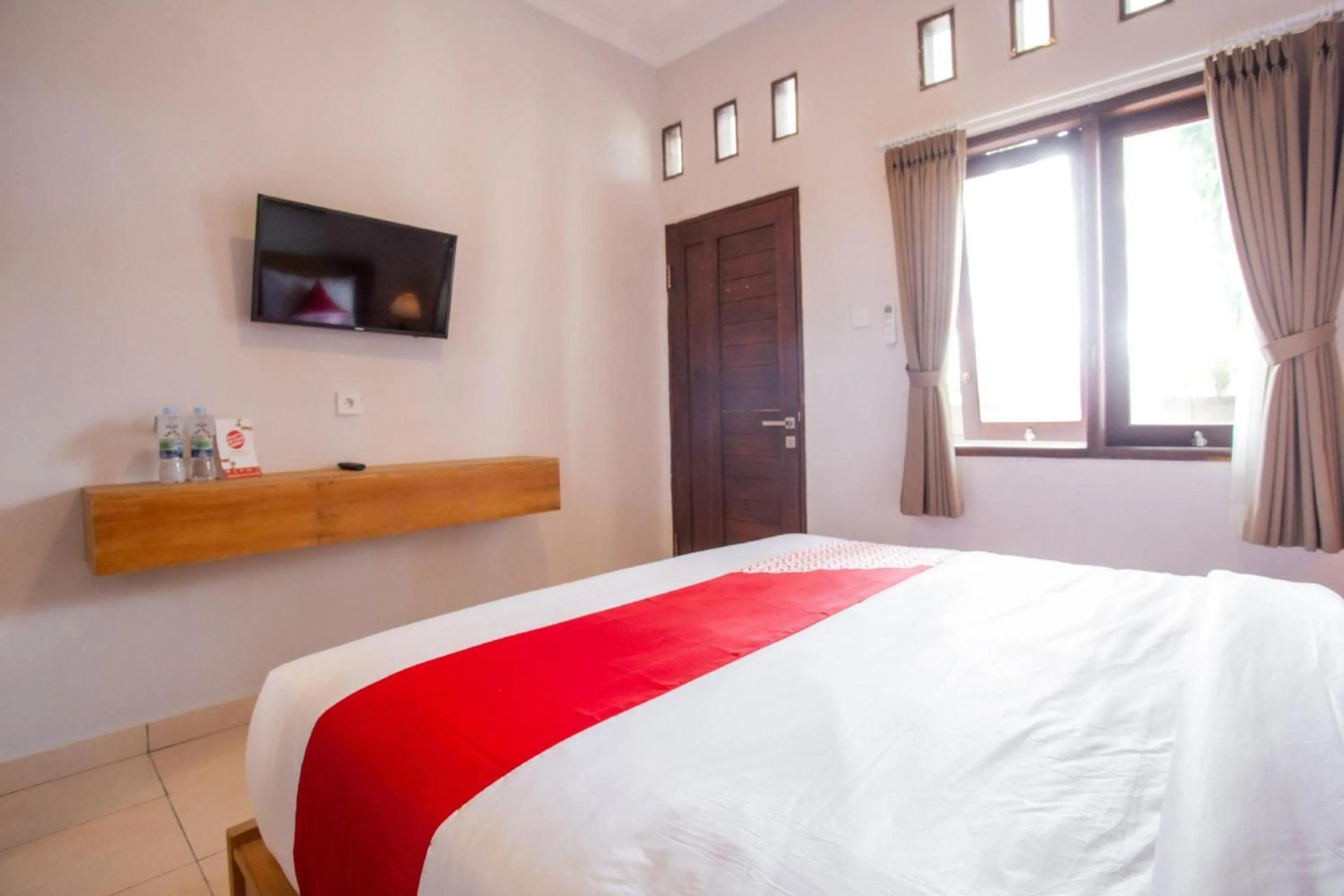 View (from property/room), Bed in Hotel O Pondok 789 Near Canggu Echo beach