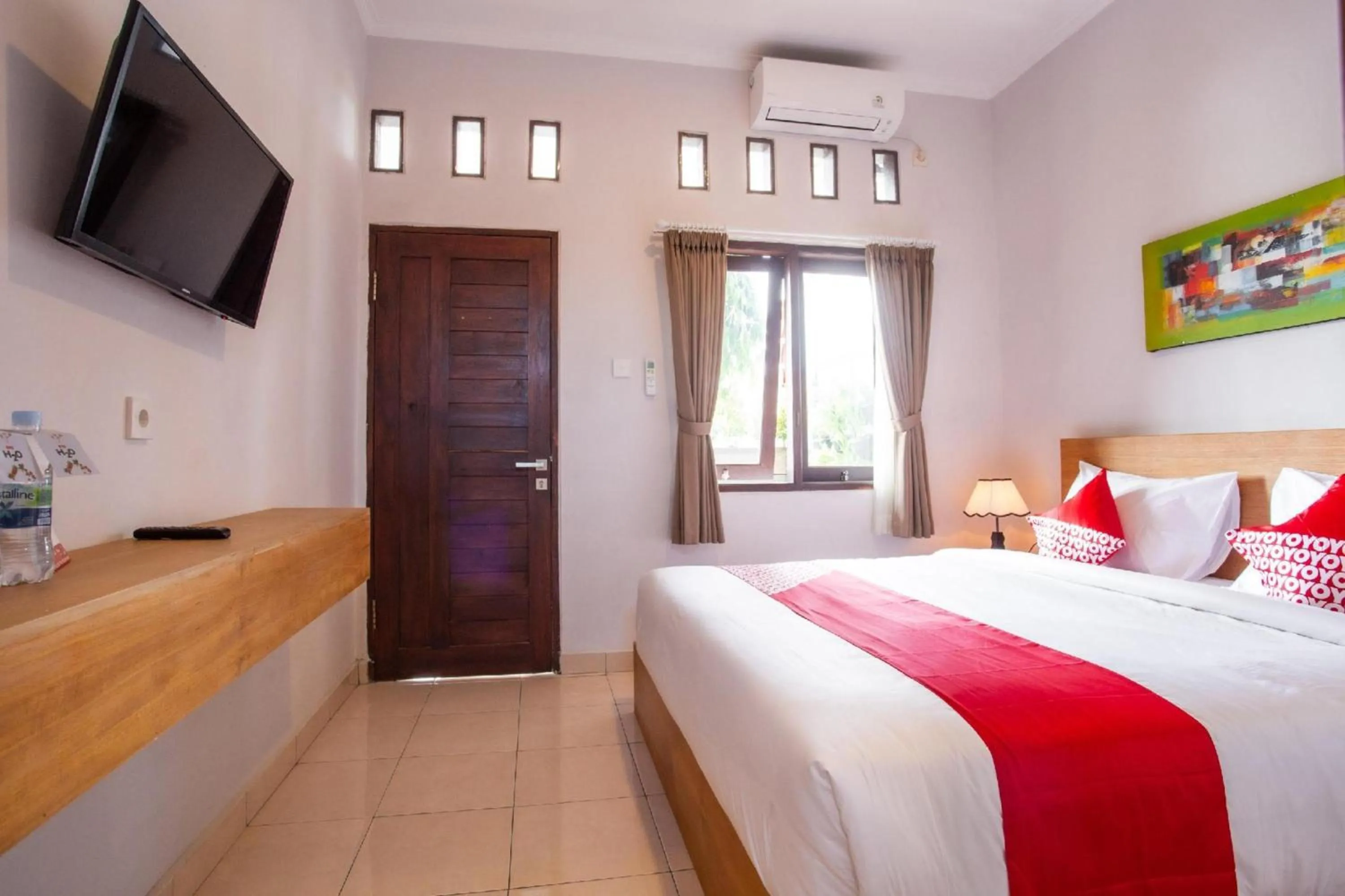 Photo of the whole room, Bed in Hotel O Pondok 789 Near Canggu Echo beach