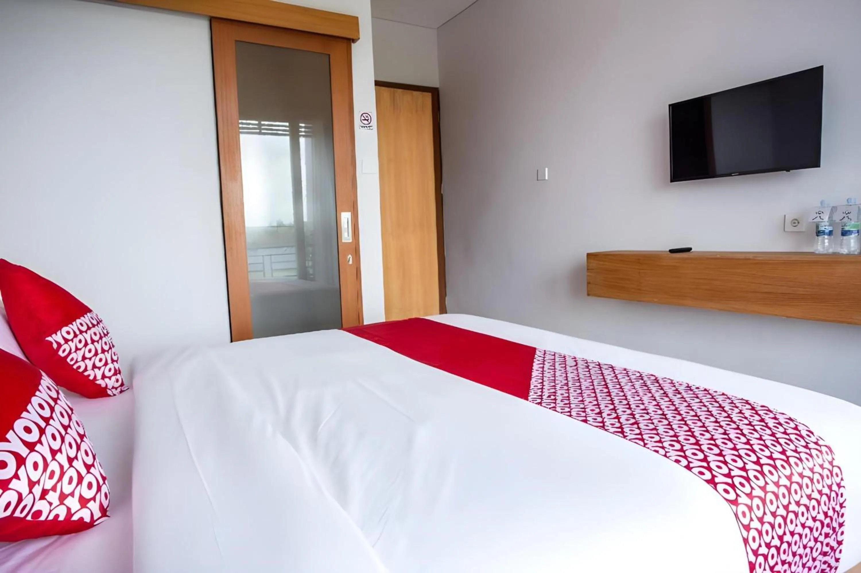 Bedroom, Bed in Hotel O Pondok 789 Near Canggu Echo beach