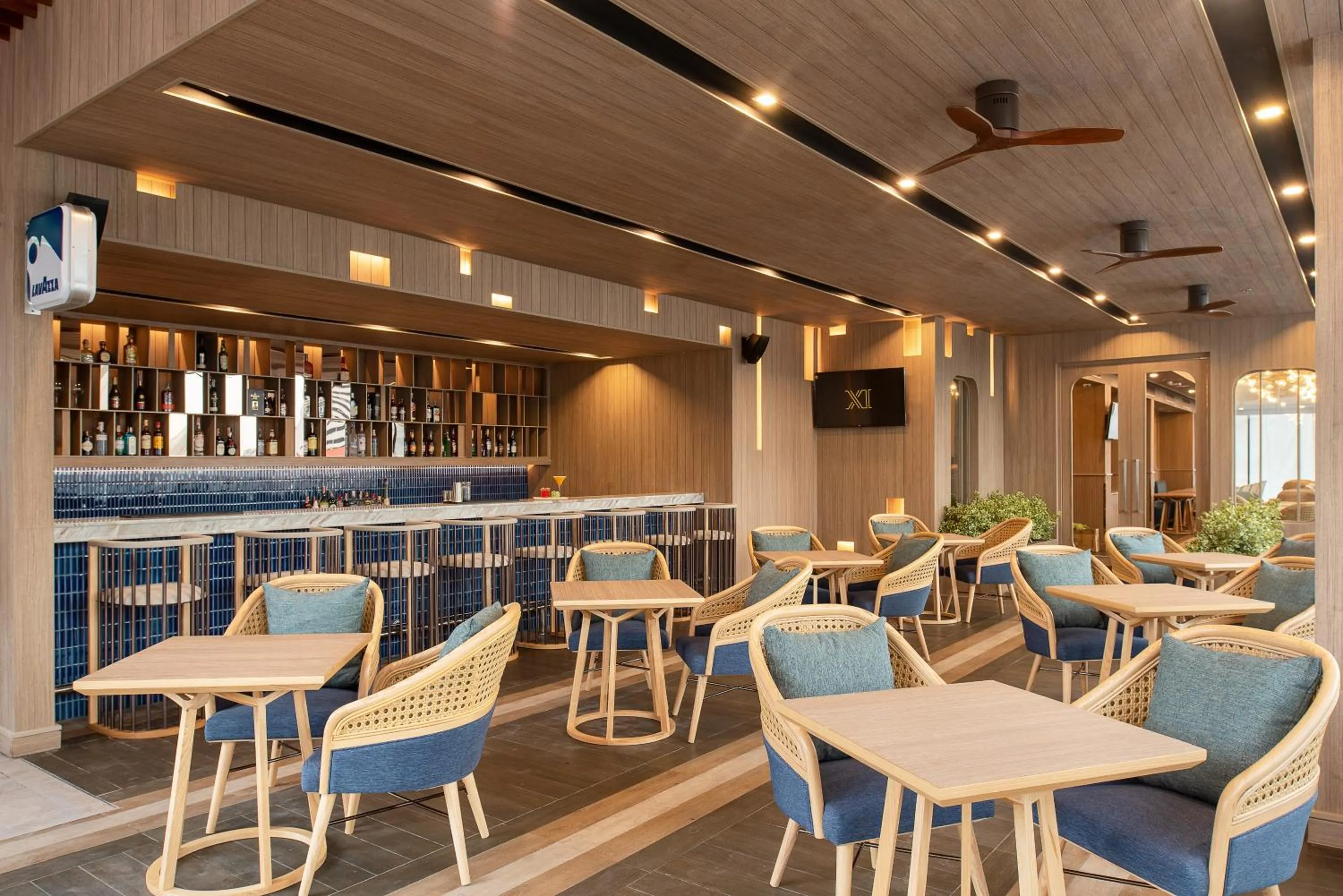 Restaurant/places to eat in Eleven Hotel Bangkok Sukhumvit 11