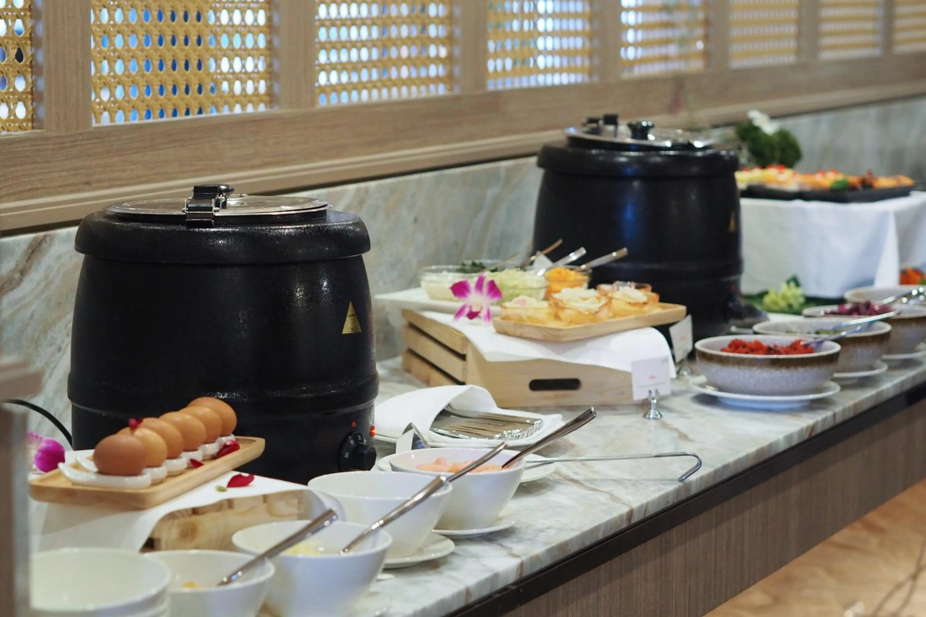 Restaurant/places to eat in Eleven Hotel Bangkok Sukhumvit 11