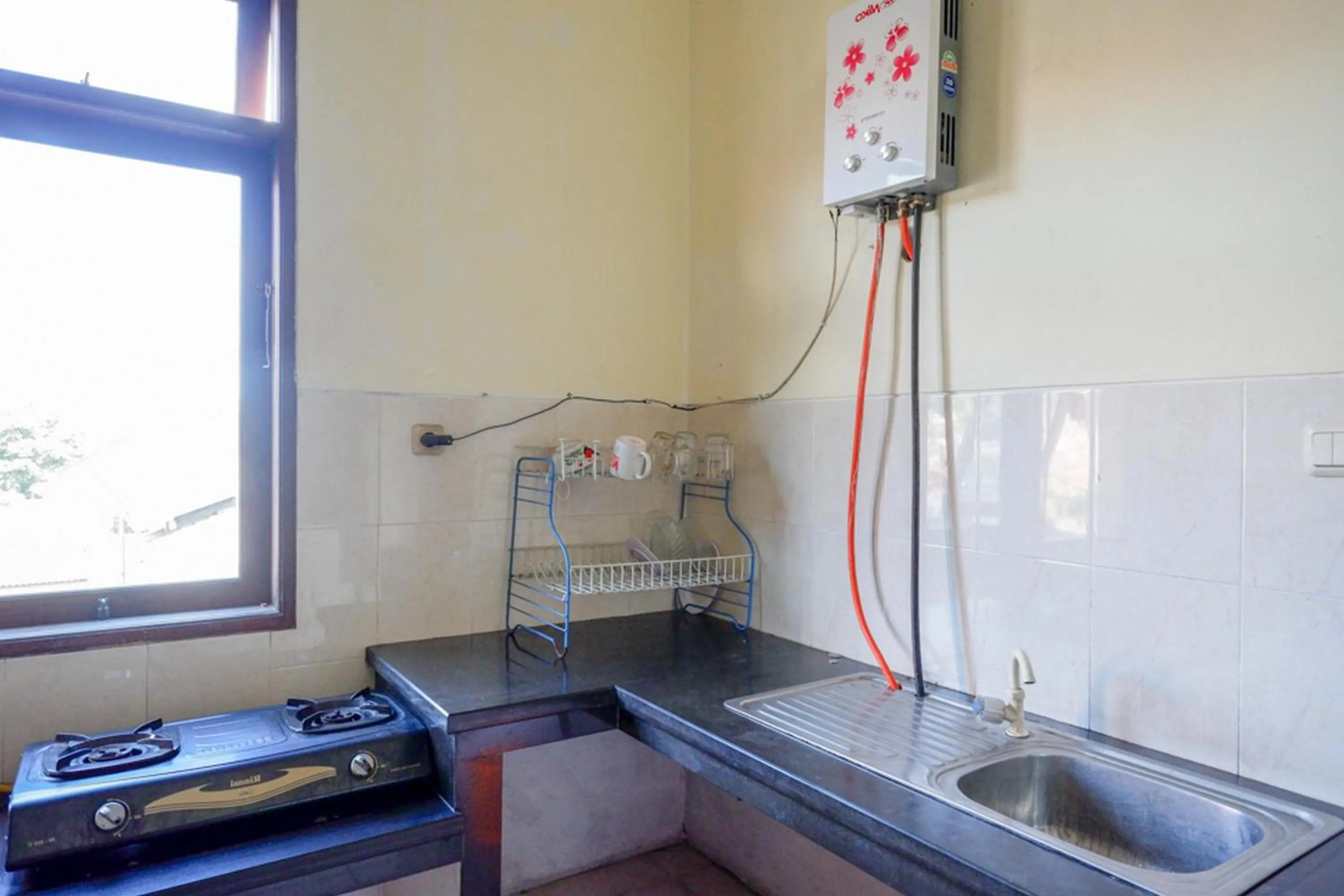 RedDoorz near Universitas Diponegoro Semarang 2