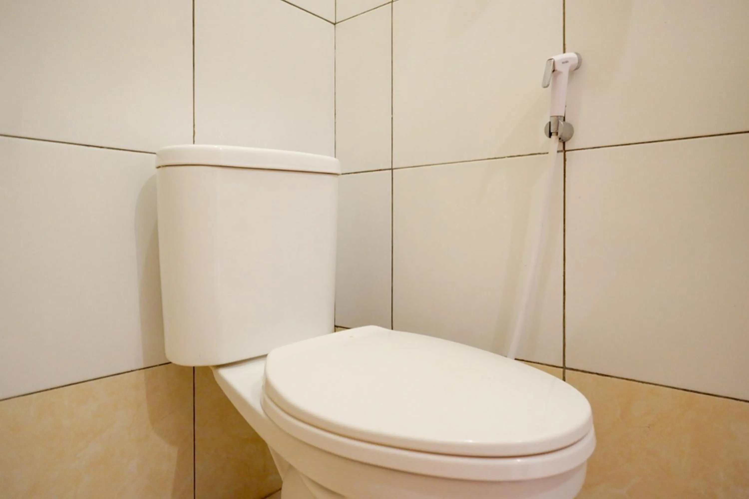 RedDoorz near Universitas Diponegoro Semarang 2