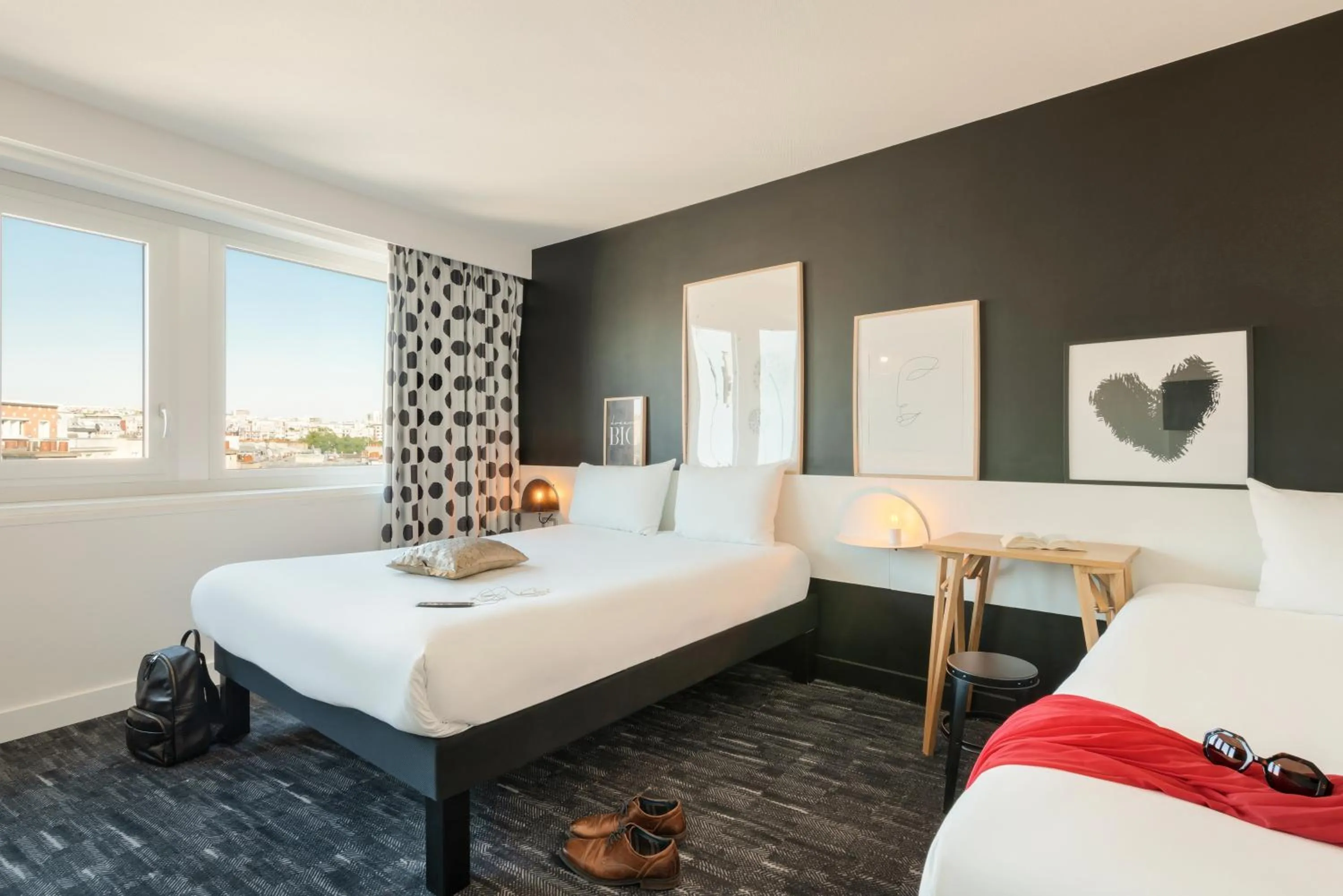 Photo of the whole room, Bed in ibis Styles Paris Gare de l'Est Château Landon