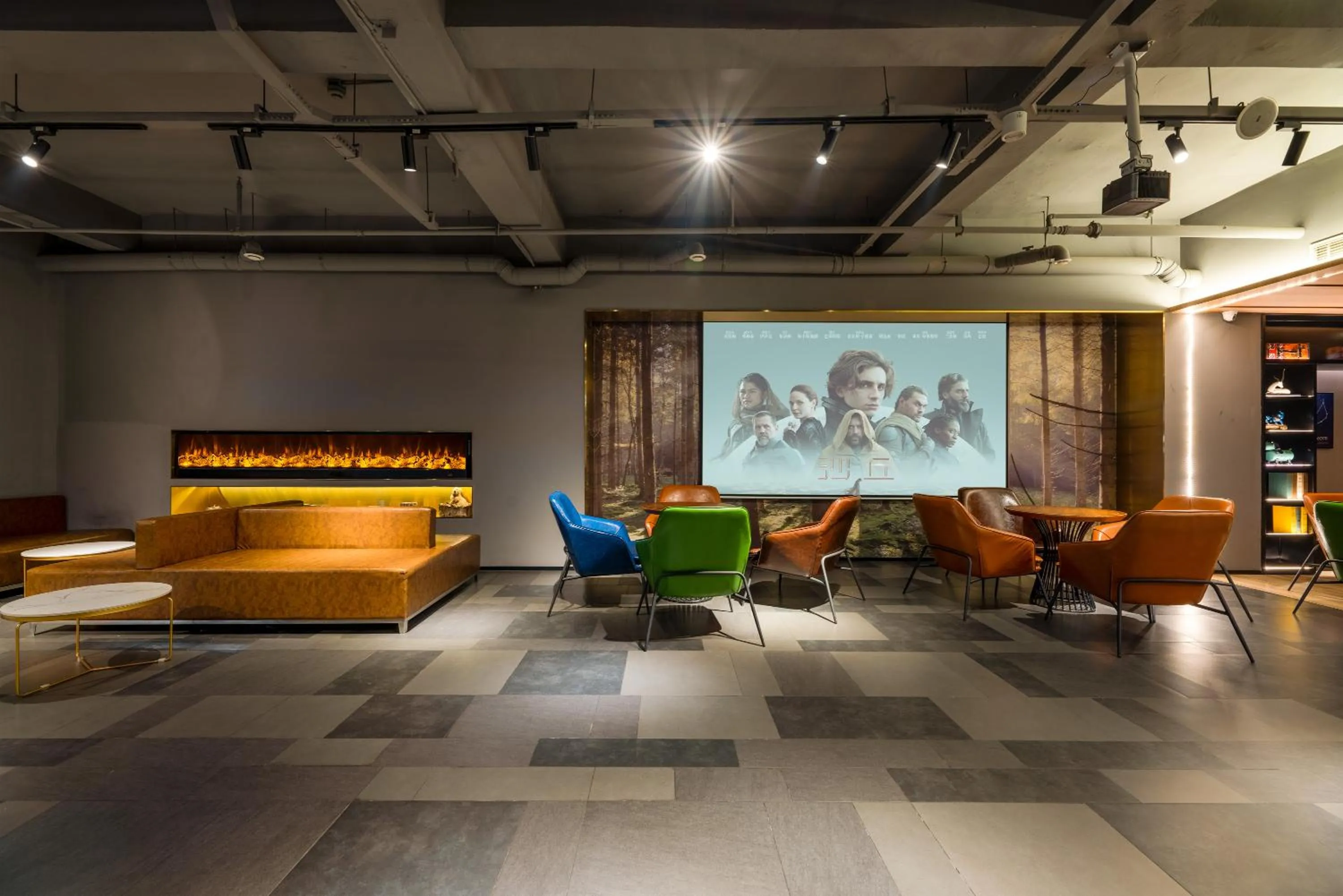 Restaurant/places to eat in StarWay Hotel - Xi'an Bell Tower Muslim Street