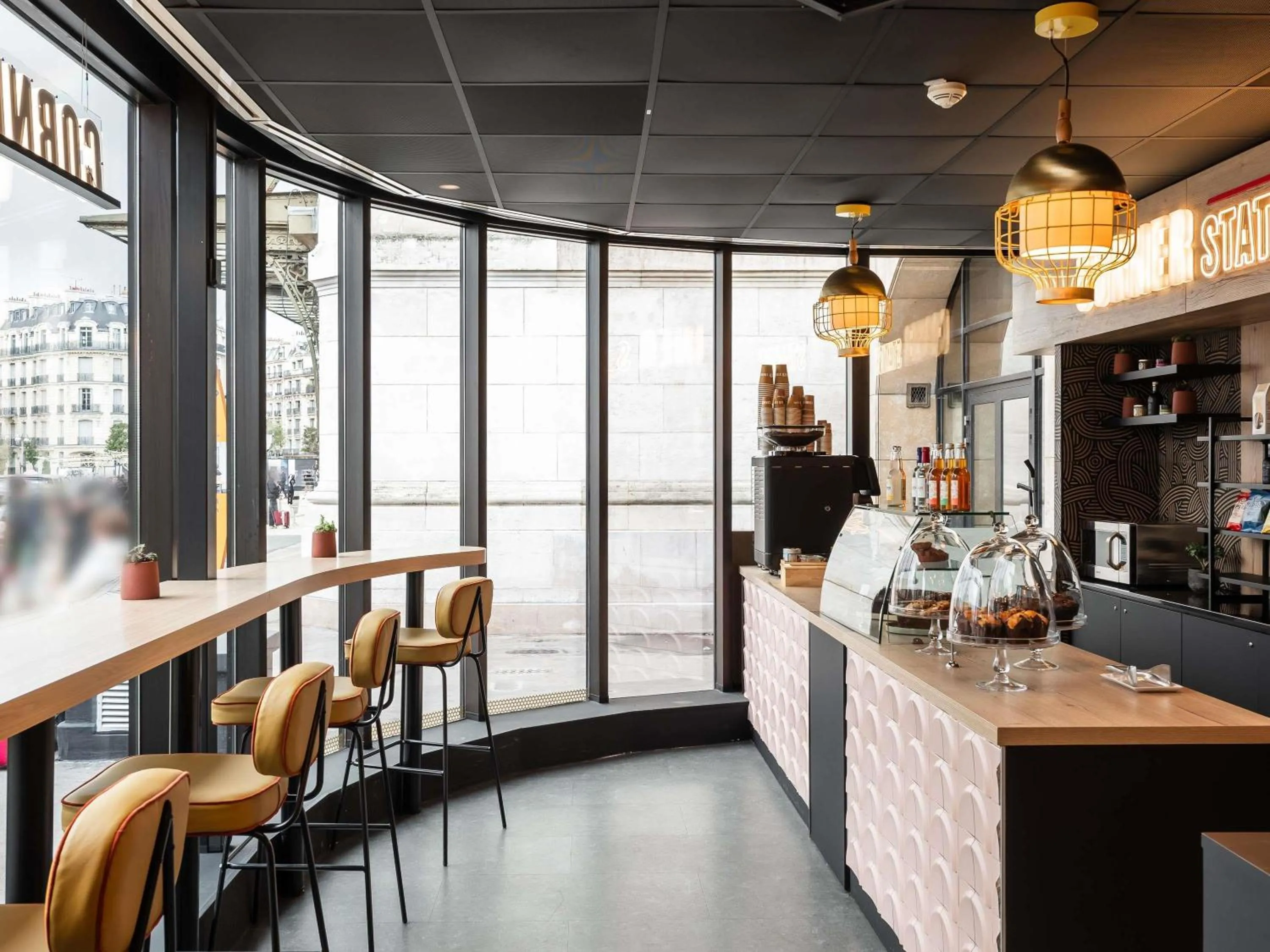 Lounge or bar in Mercure Paris Gare De Lyon TGV