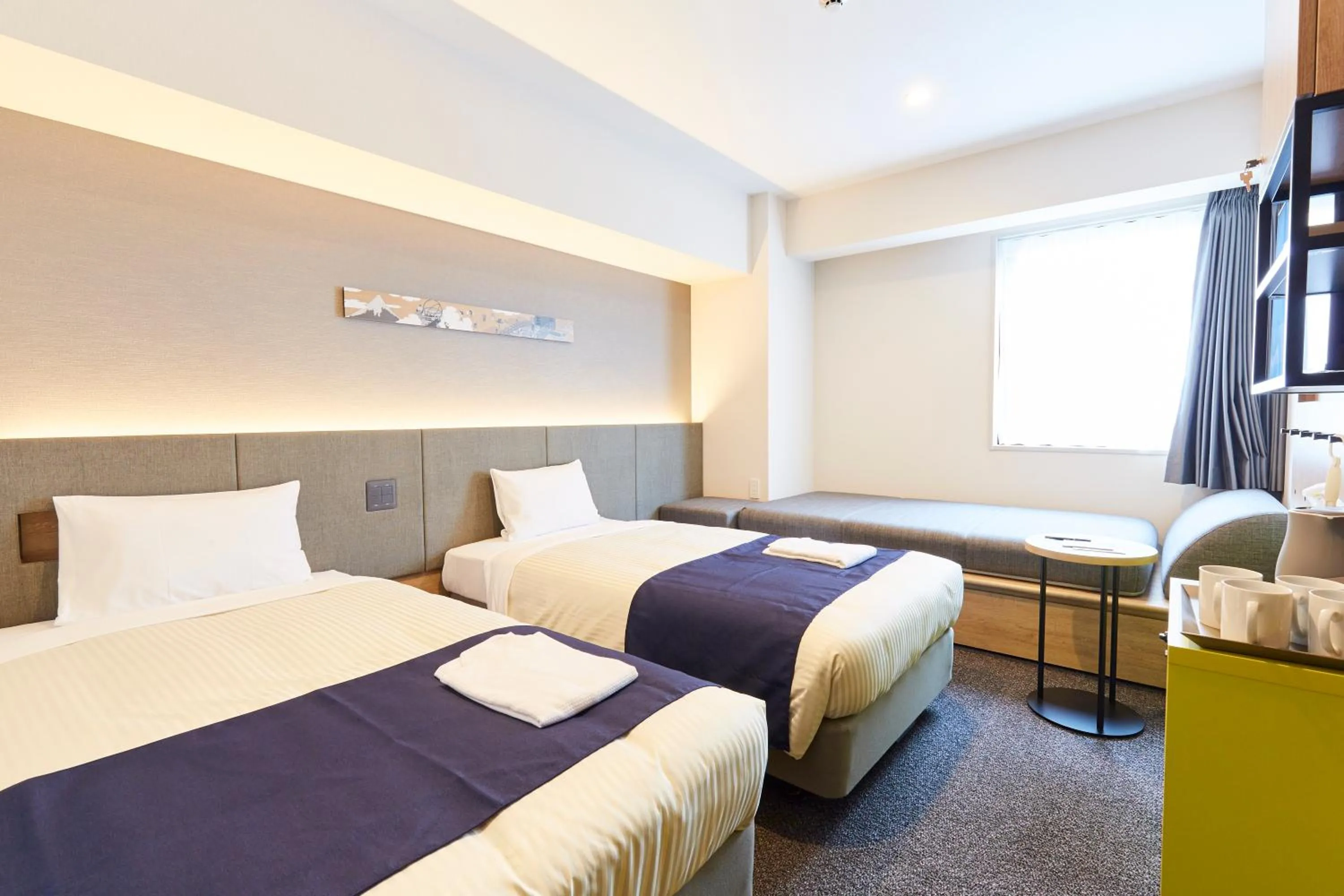 Corner Twin Room with Sofa Bed  in hotel MONday Akihabara Asakusabashi