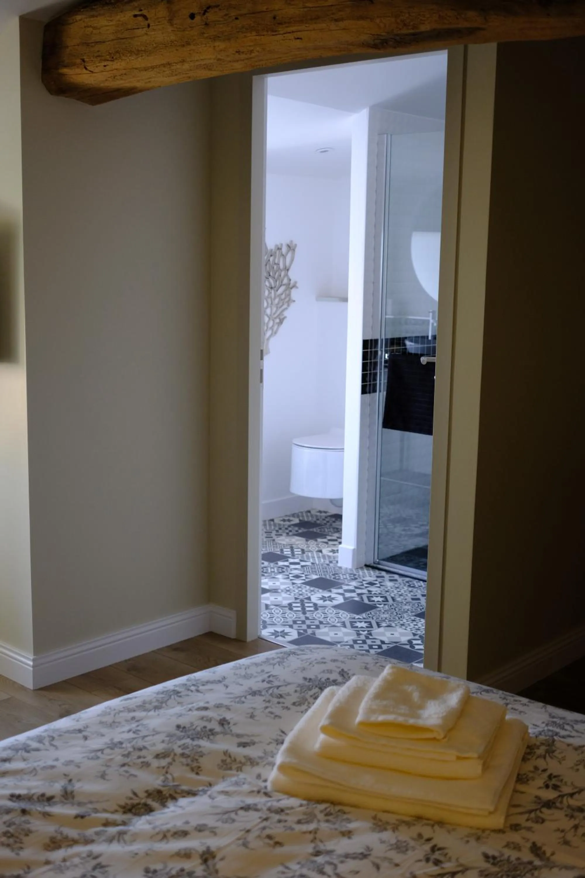 Bed in La maison du sculpteur à Tiffauges proche Puy du F