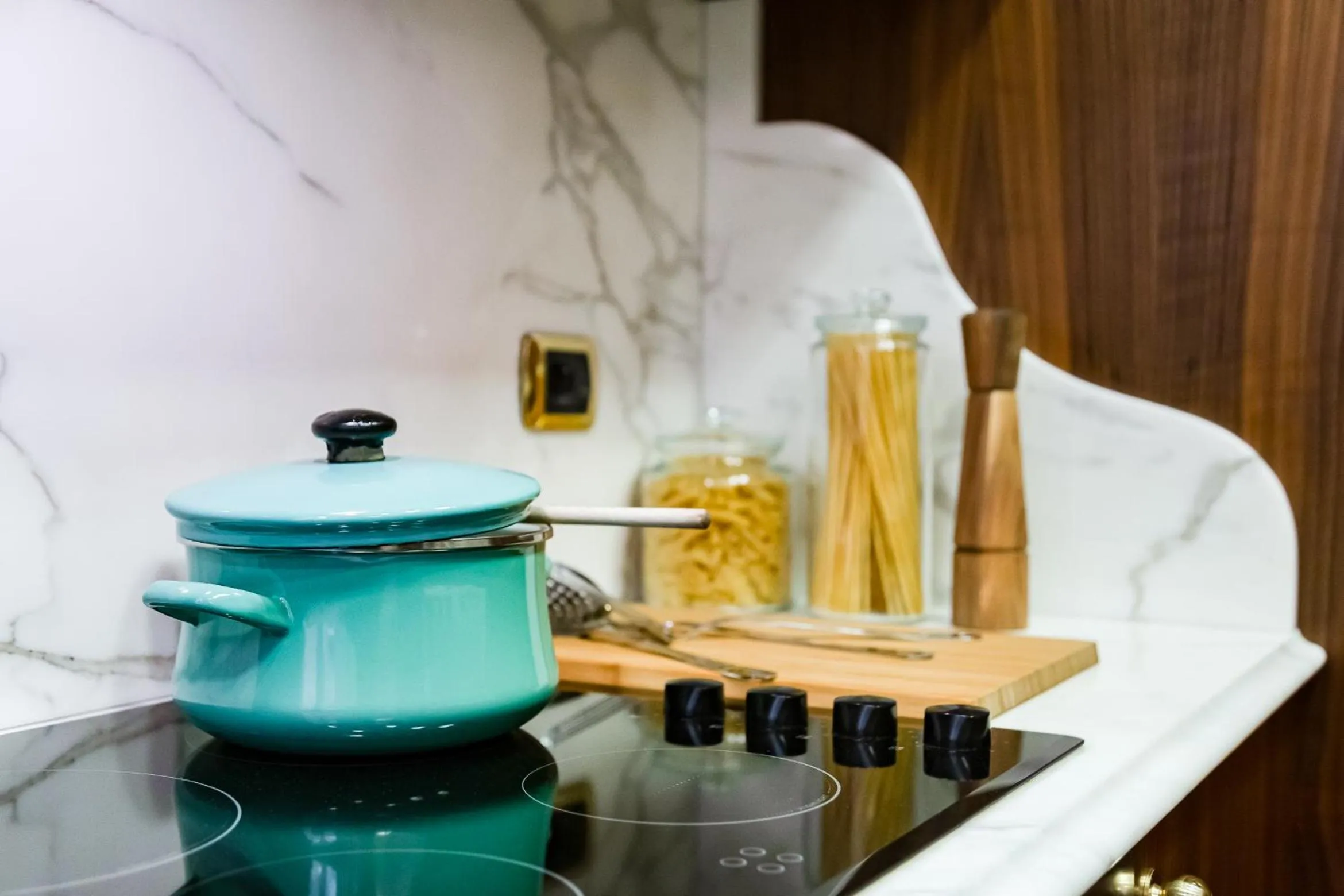 Kitchen or kitchenette in Pantheon Antique Suite