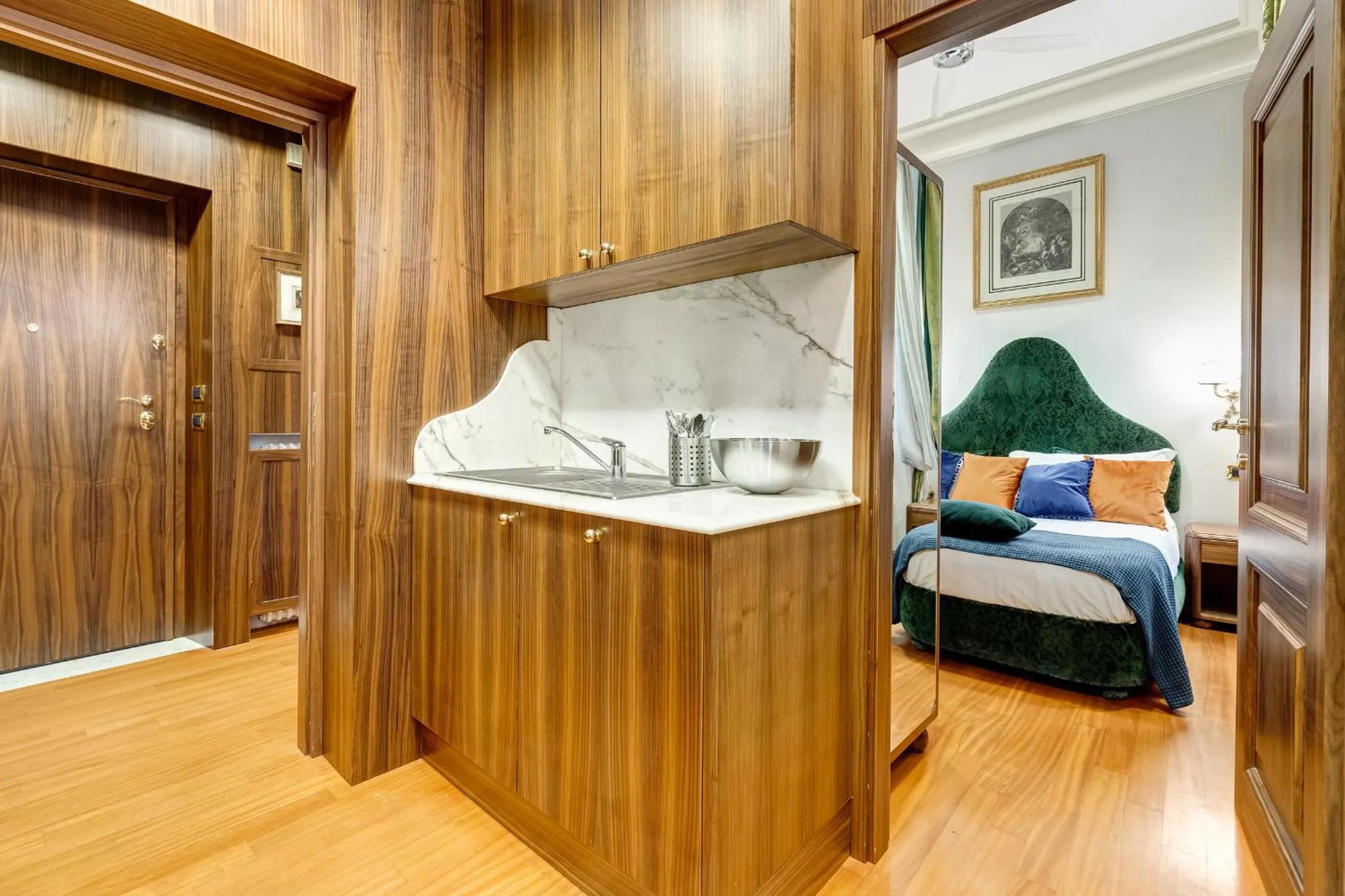 Kitchen or kitchenette, Bed in Pantheon Antique Suite