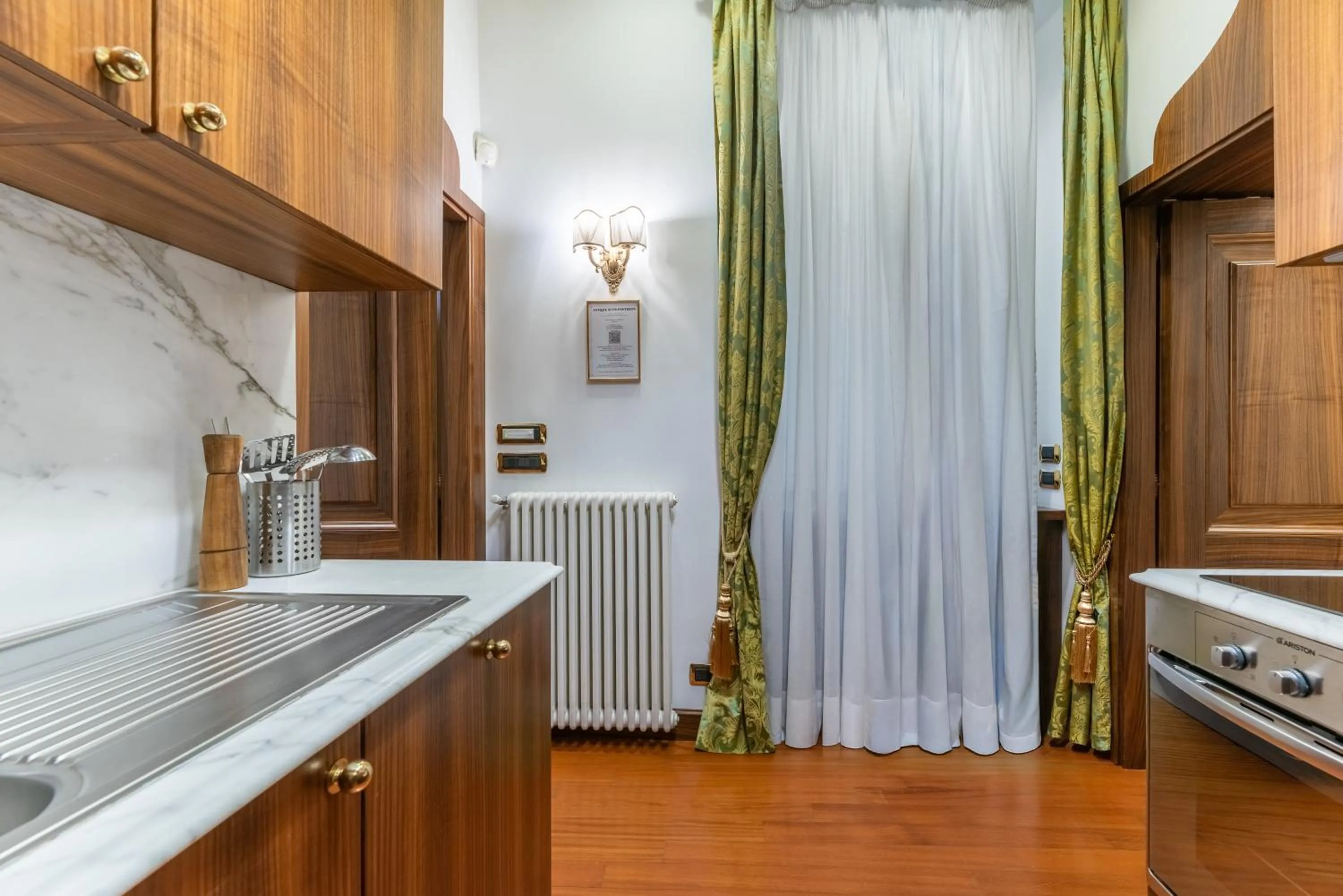 stove in Pantheon Antique Suite