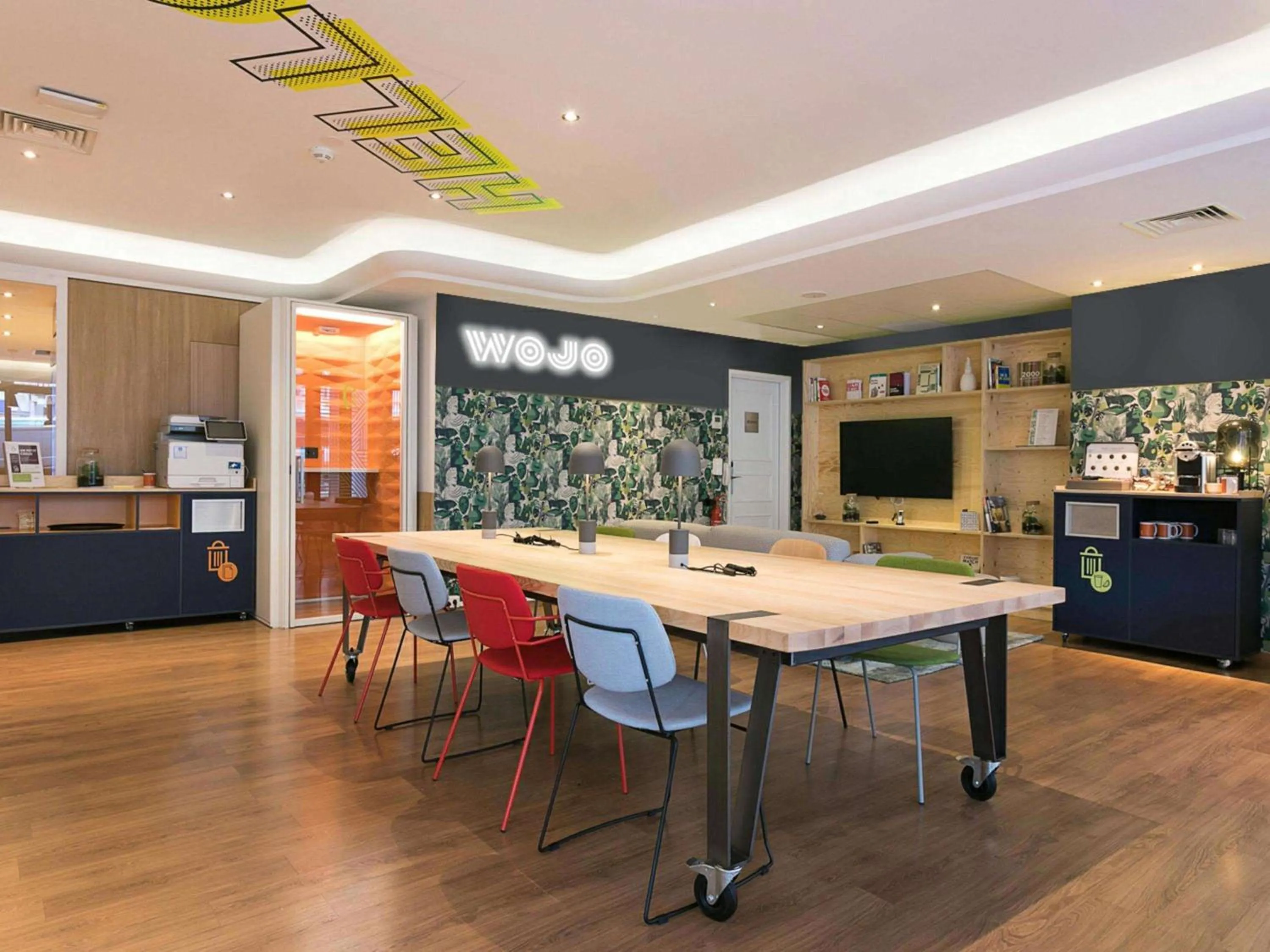 Property building in Mercure Paris Montmartre Sacré Coeur