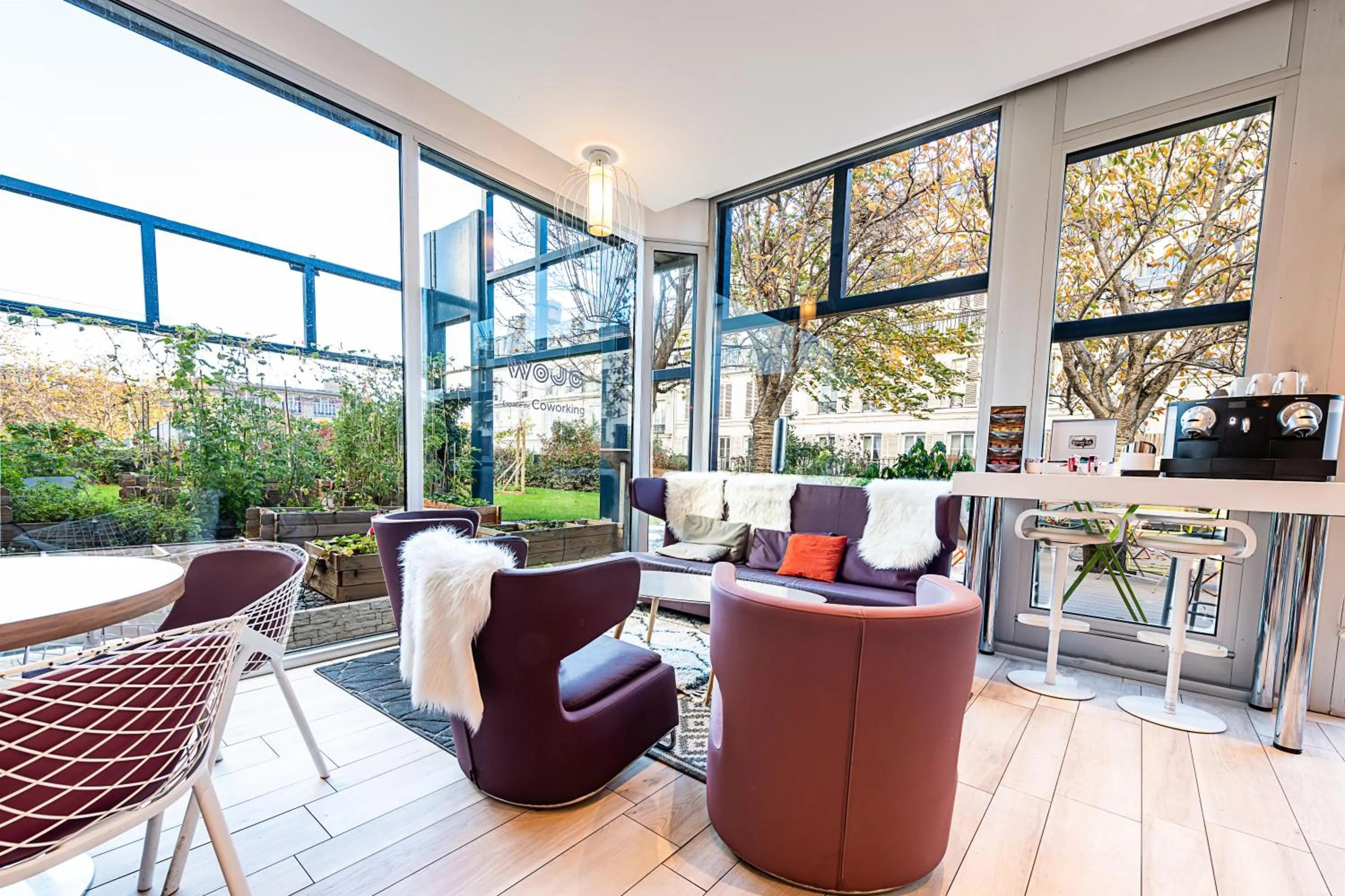 Lounge or bar in Mercure Paris Montmartre Sacré Coeur