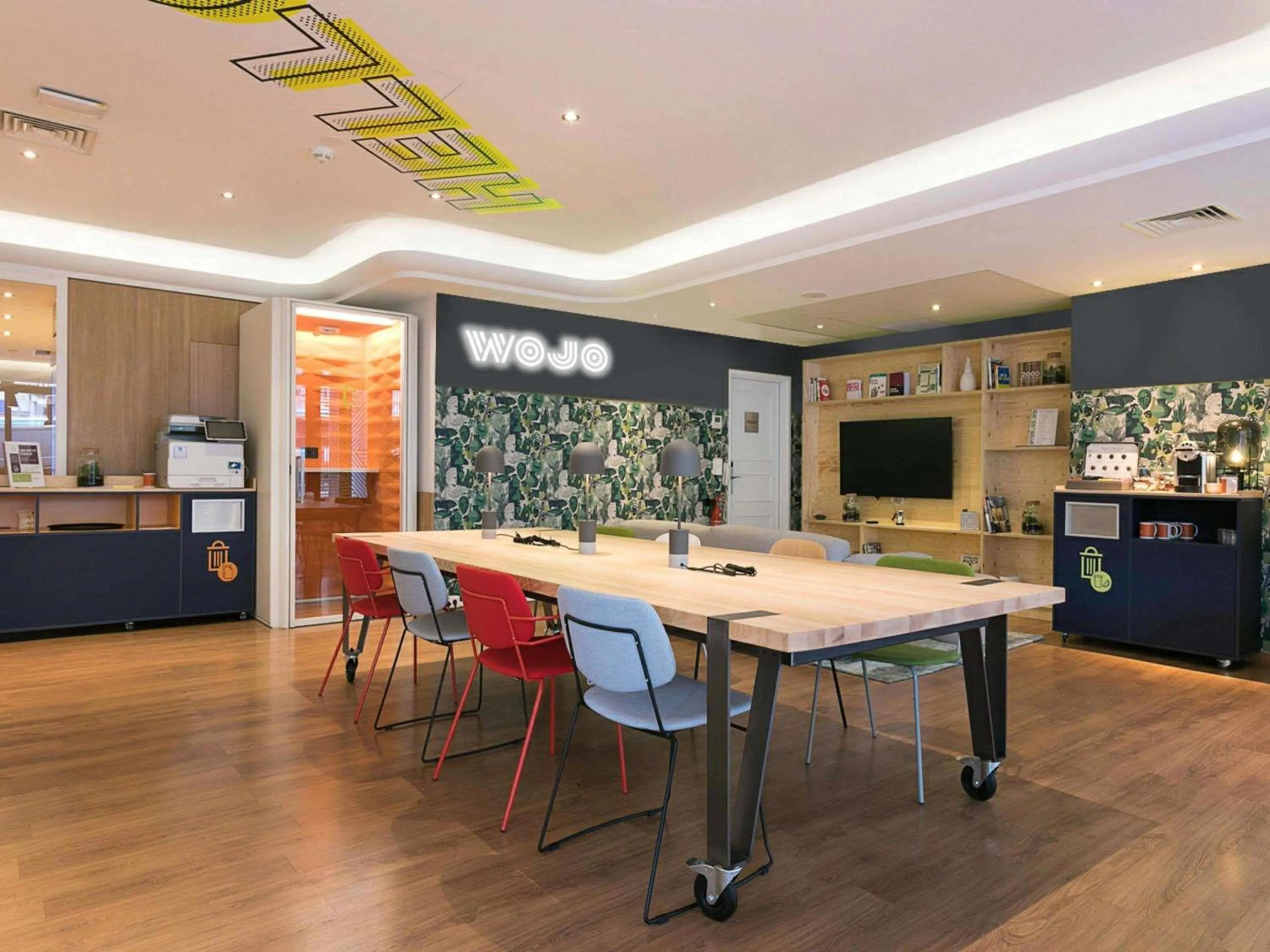 Property building in Mercure Paris Montmartre Sacré Coeur