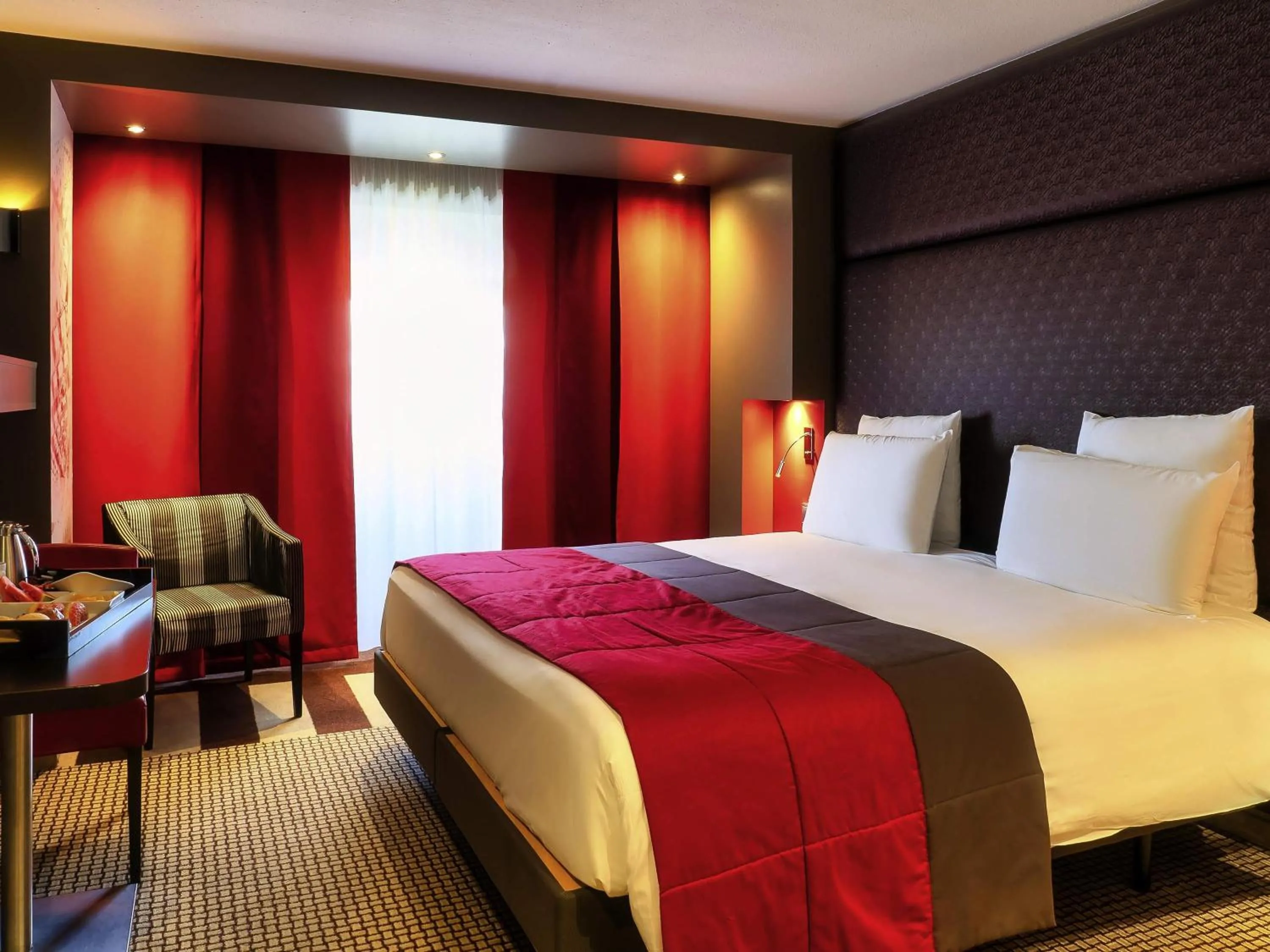 Bedroom, Bed in Mercure Paris Montmartre Sacré Coeur