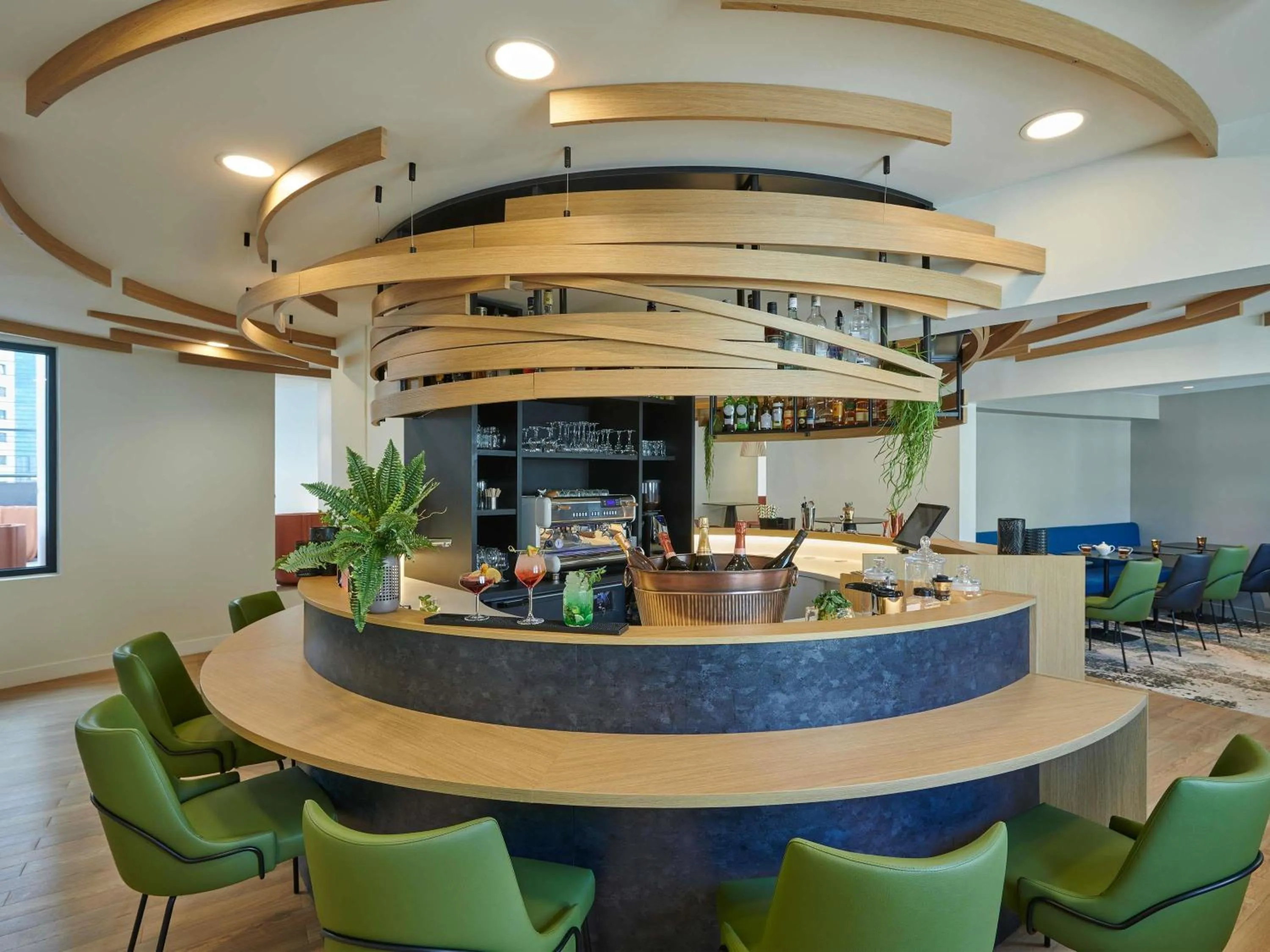 Lounge or bar in Mercure Paris La Défense