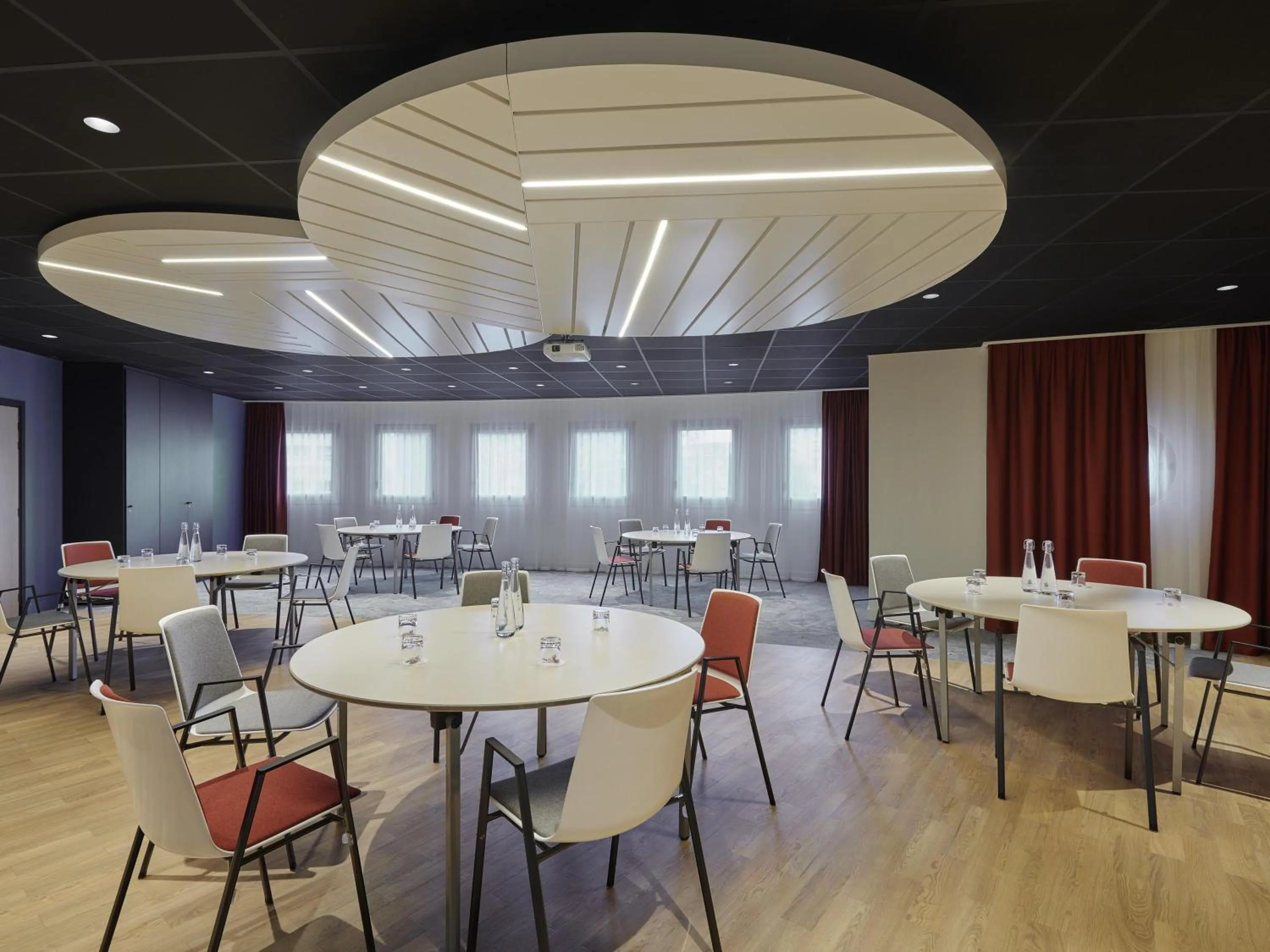 Meeting/conference room in Mercure Paris La Défense