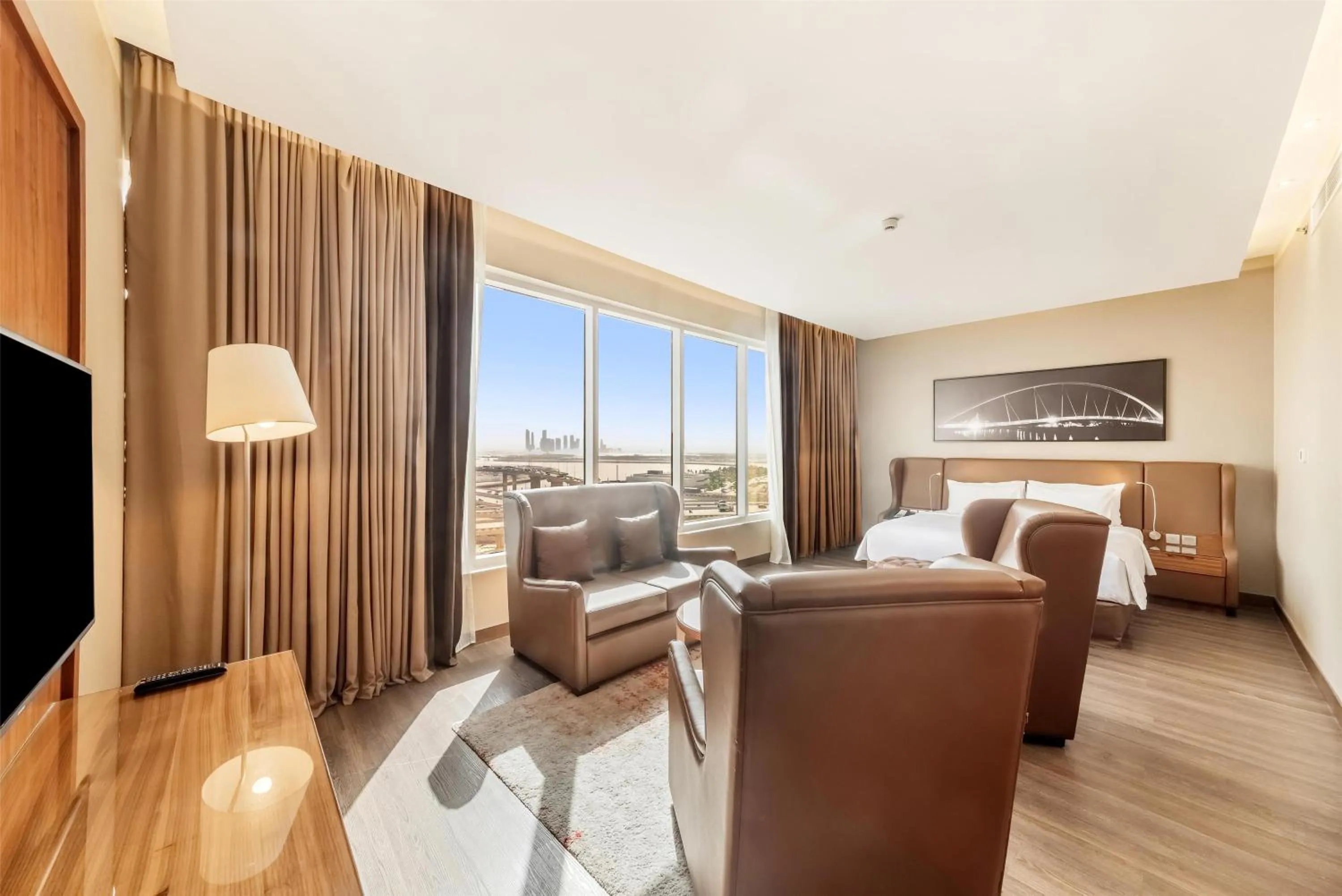 Photo of the whole room in Radisson Blu Hotel, Dubai Canal View