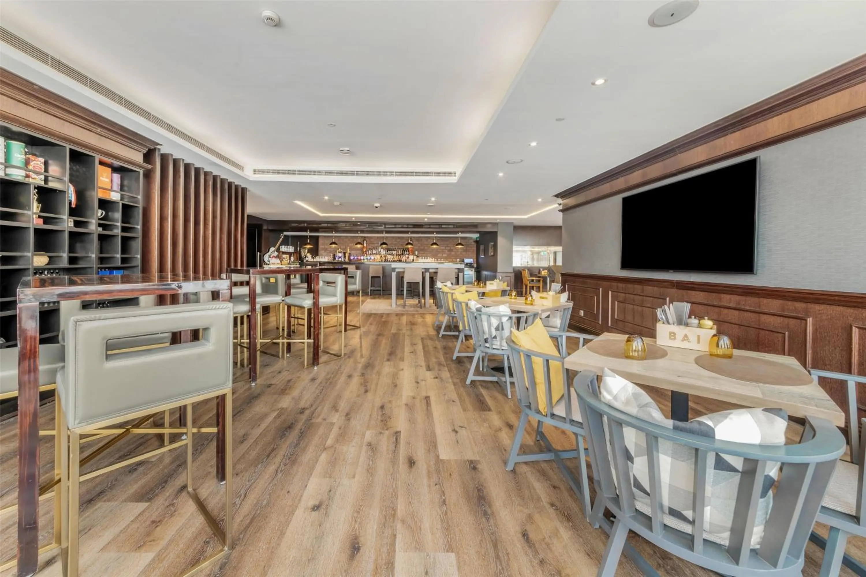 Lounge or bar in Radisson Blu Hotel, Dubai Canal View