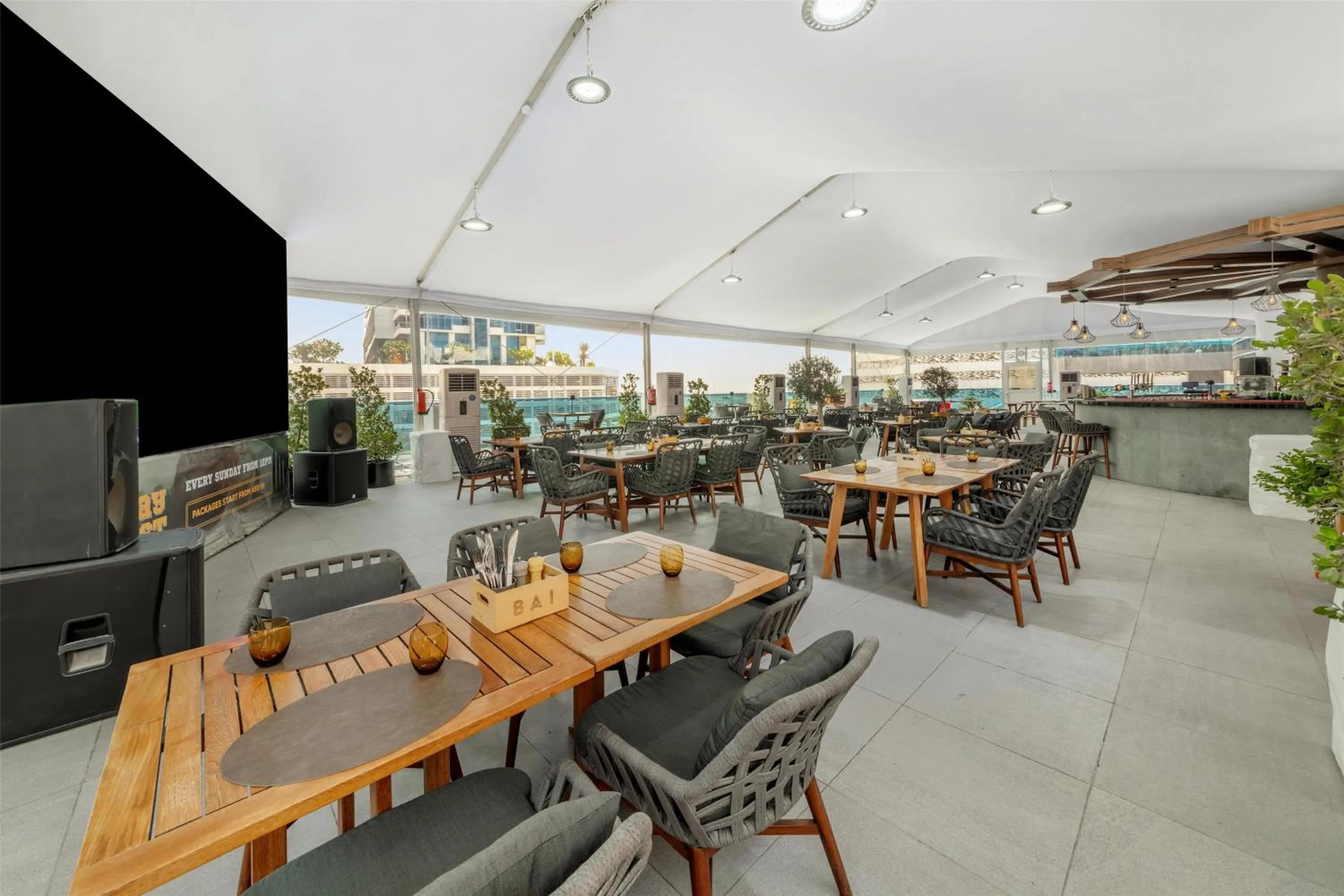 Lounge or bar in Radisson Blu Hotel, Dubai Canal View