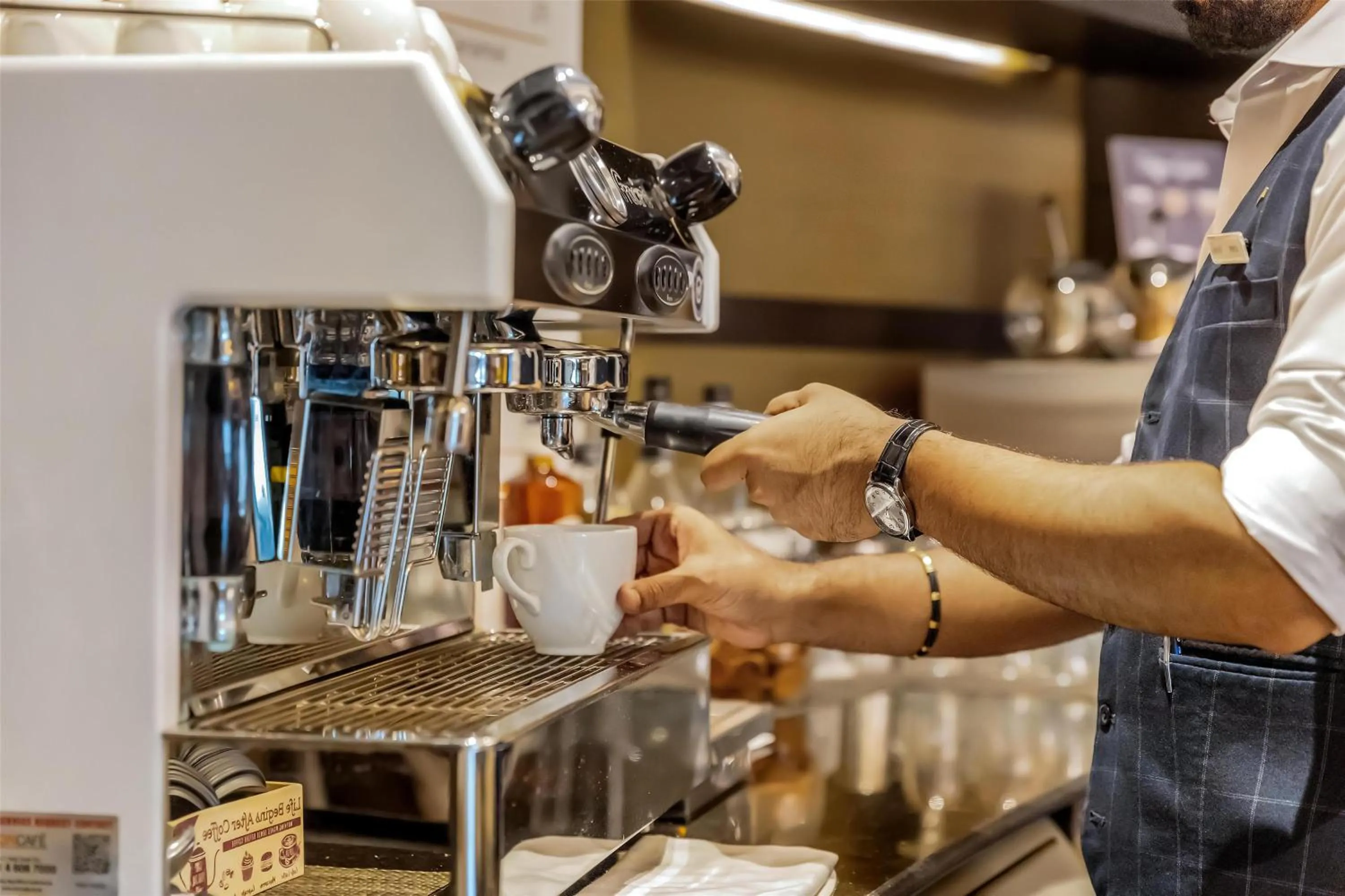 Lounge or bar in Radisson Blu Hotel, Dubai Canal View