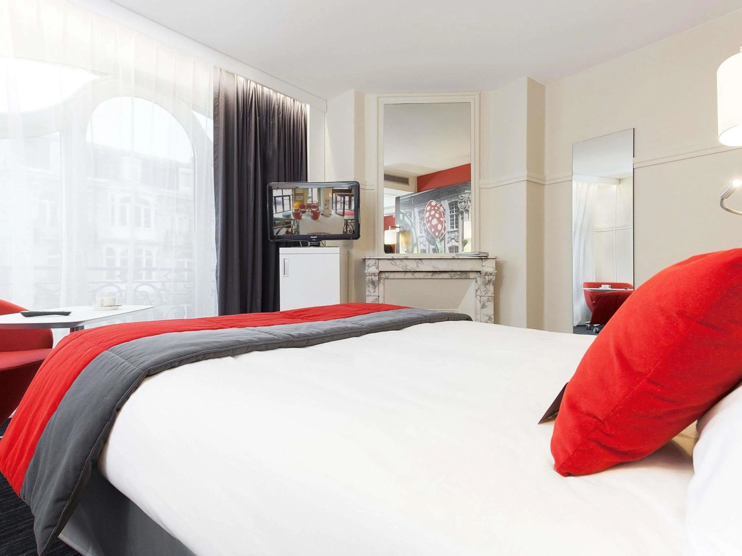 Bedroom, Bed in Mercure Lille Centre Grand Place