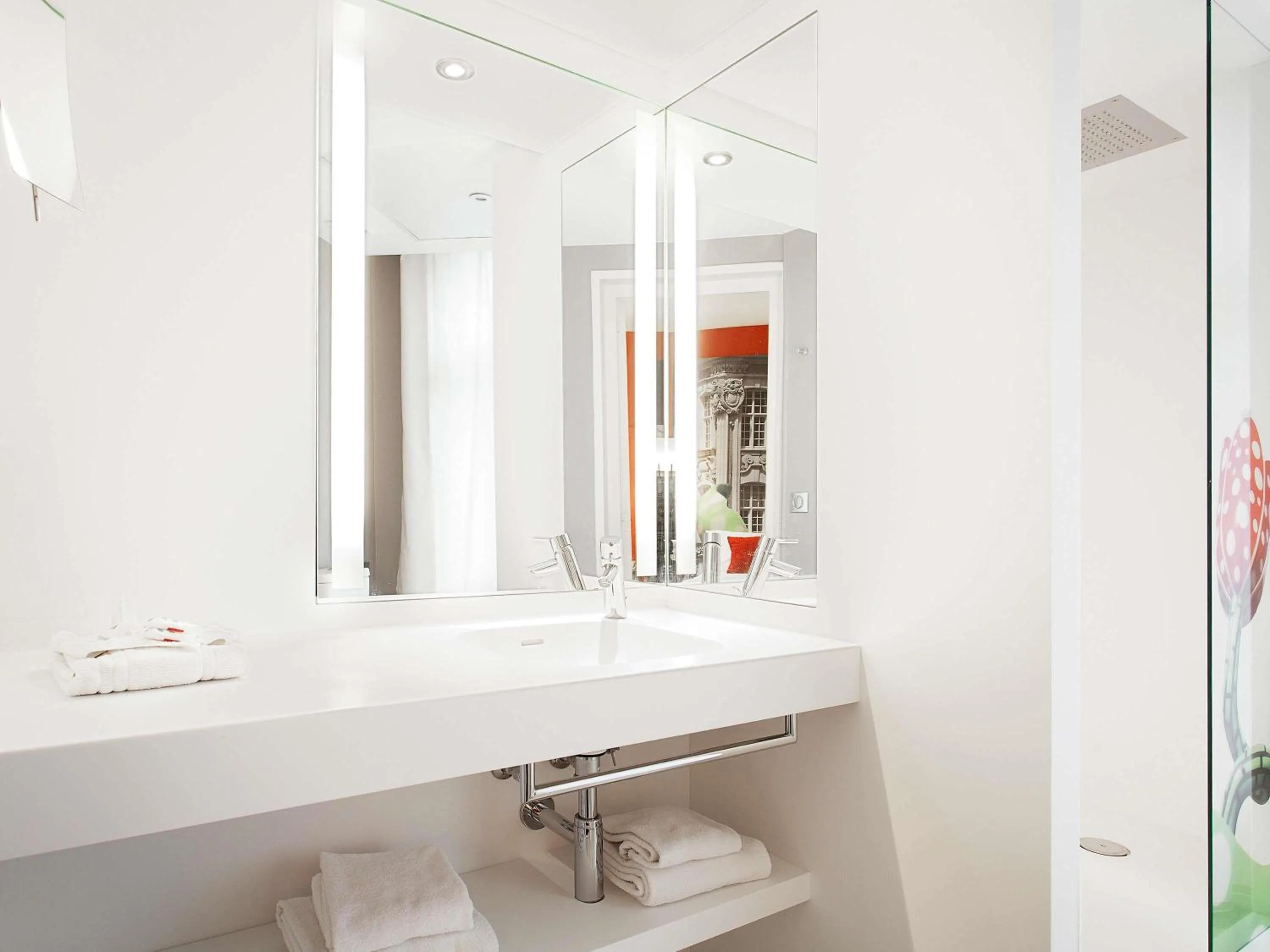 Bedroom in Mercure Lille Centre Grand Place