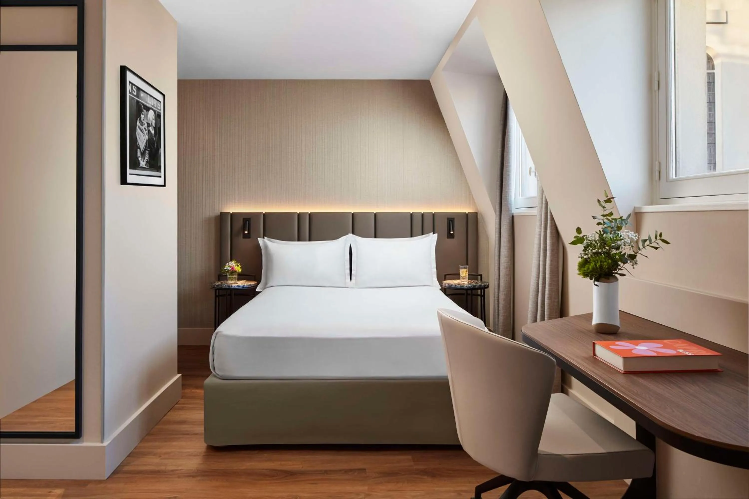 Bedroom, Bed in NH Paris Gare de l'Est