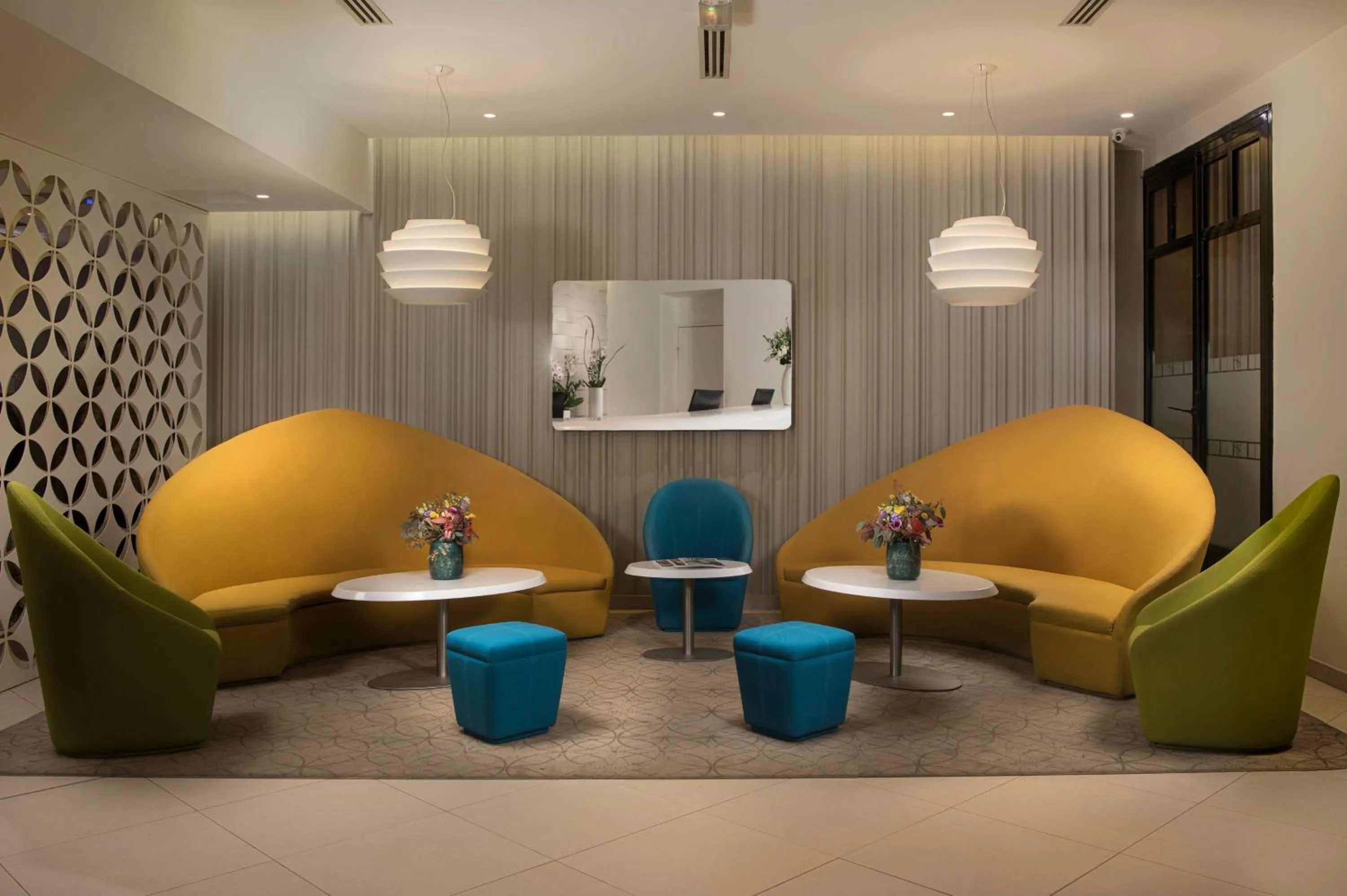 Lobby or reception in Holiday Inn Paris Gare de l'Est, an IHG Hotel