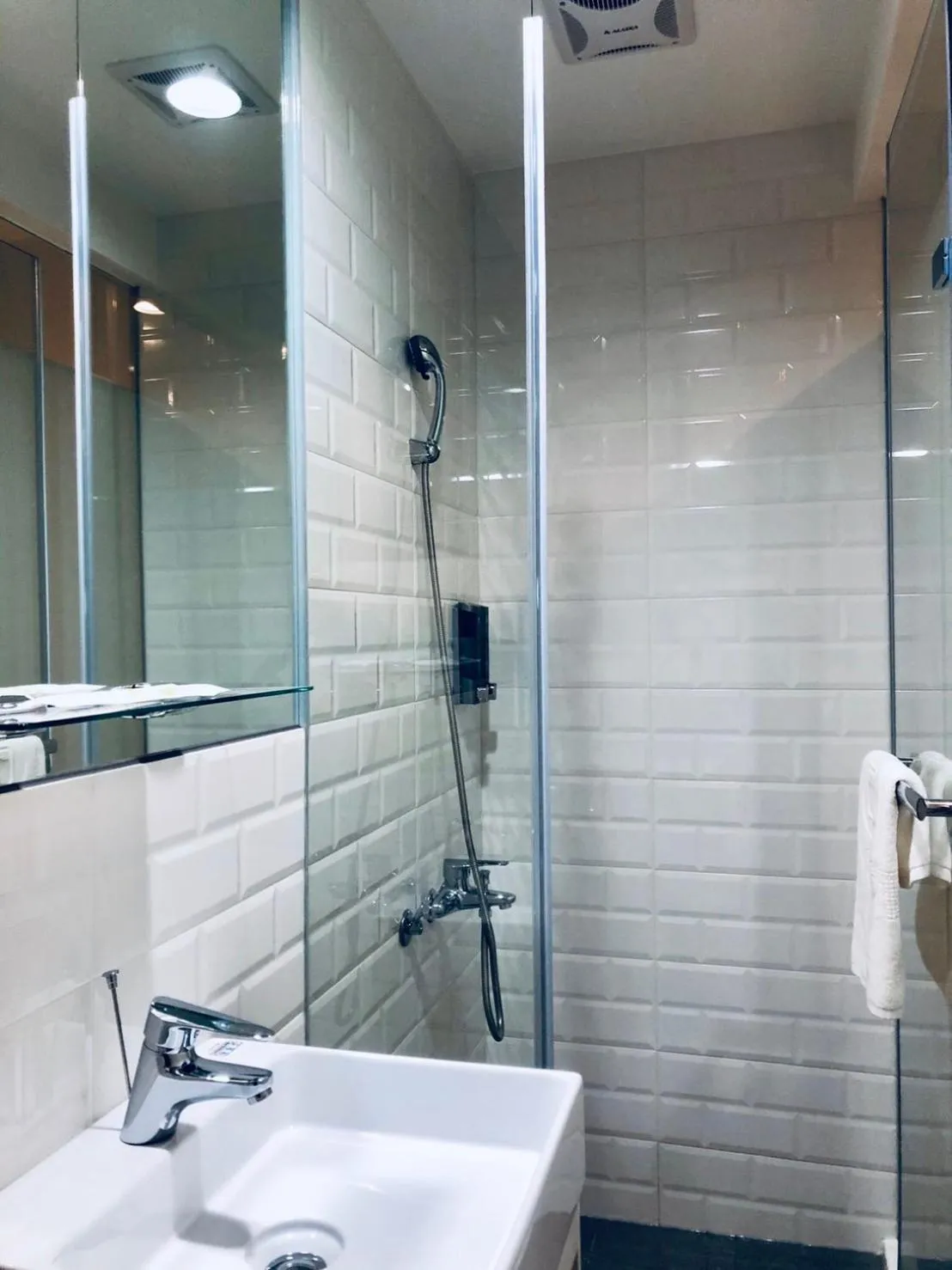 Bathroom in T.O. Hotel - Taipei station