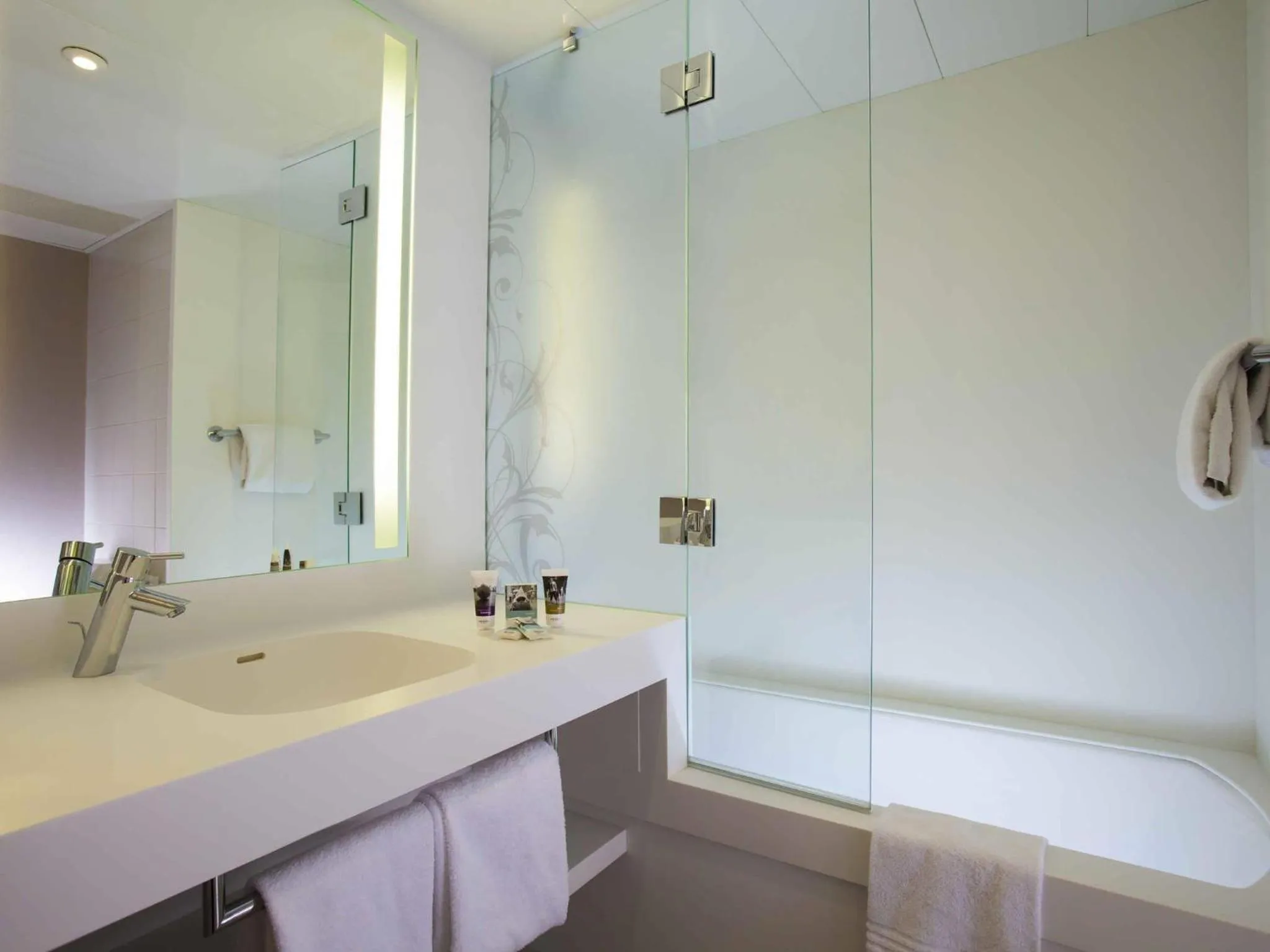 Bedroom in Mercure Strasbourg Centre