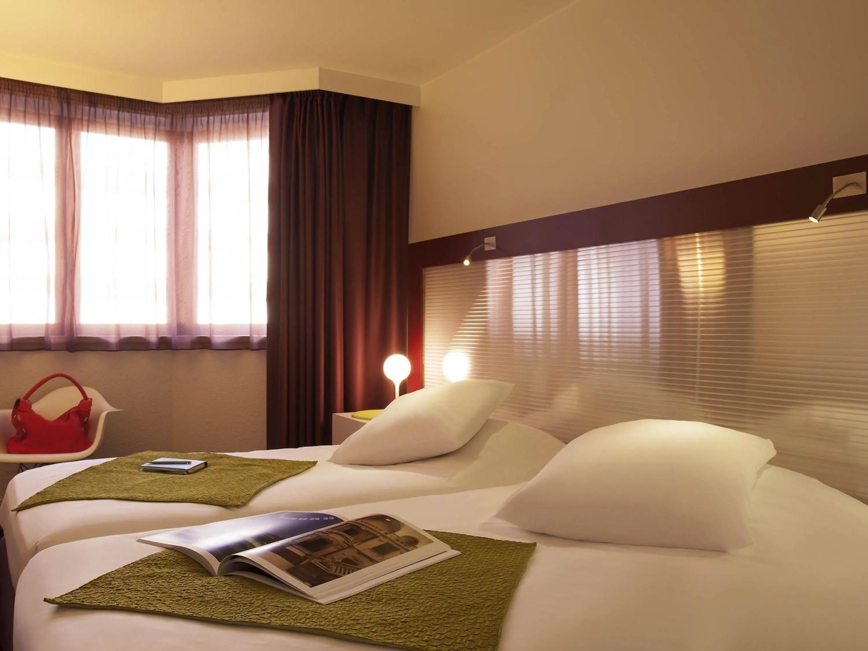 Bedroom, Bed in Mercure Strasbourg Centre