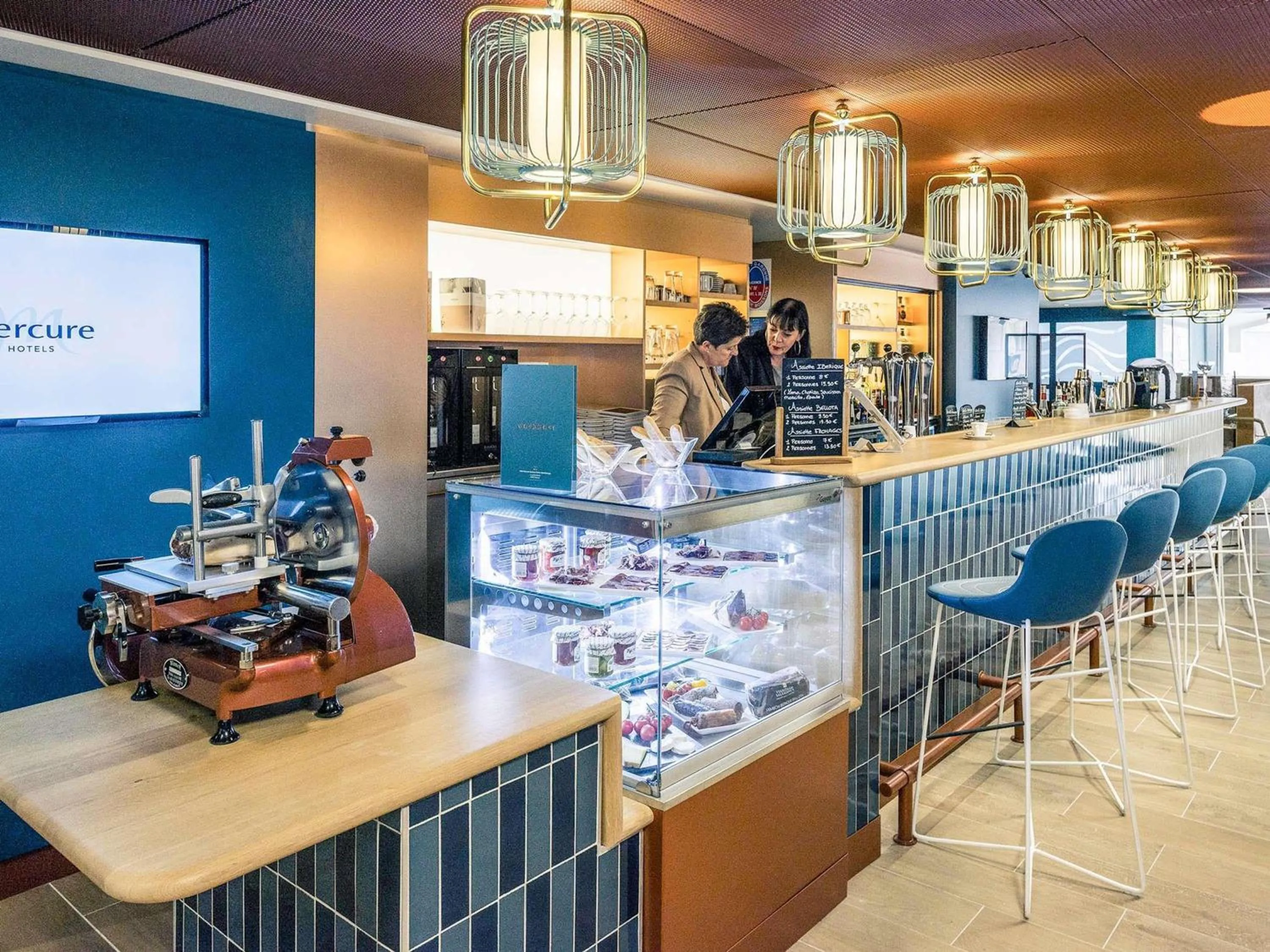 Lounge or bar in Mercure Toulouse Centre Saint-Georges