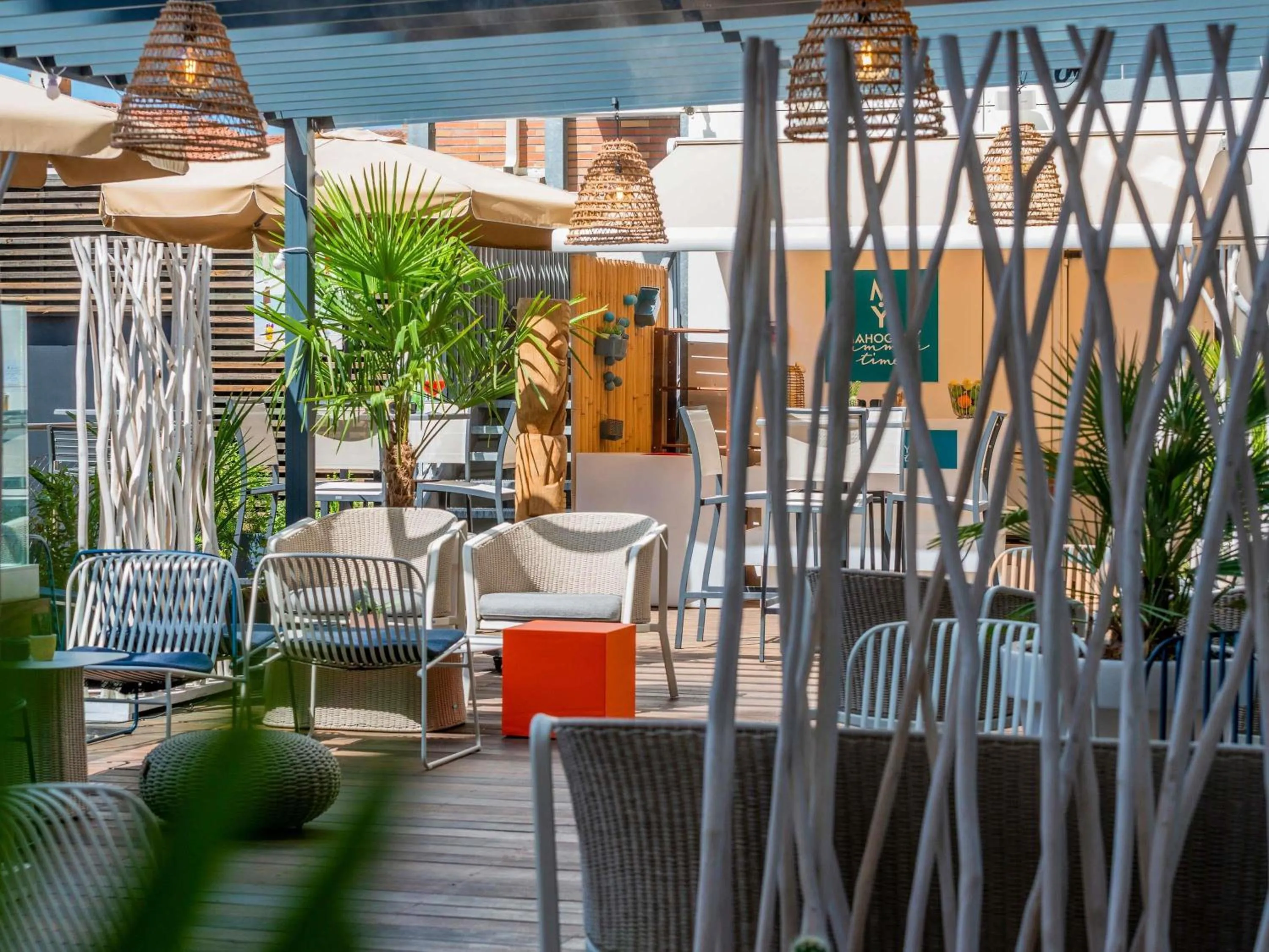 Pool view in Mercure Toulouse Centre Saint-Georges