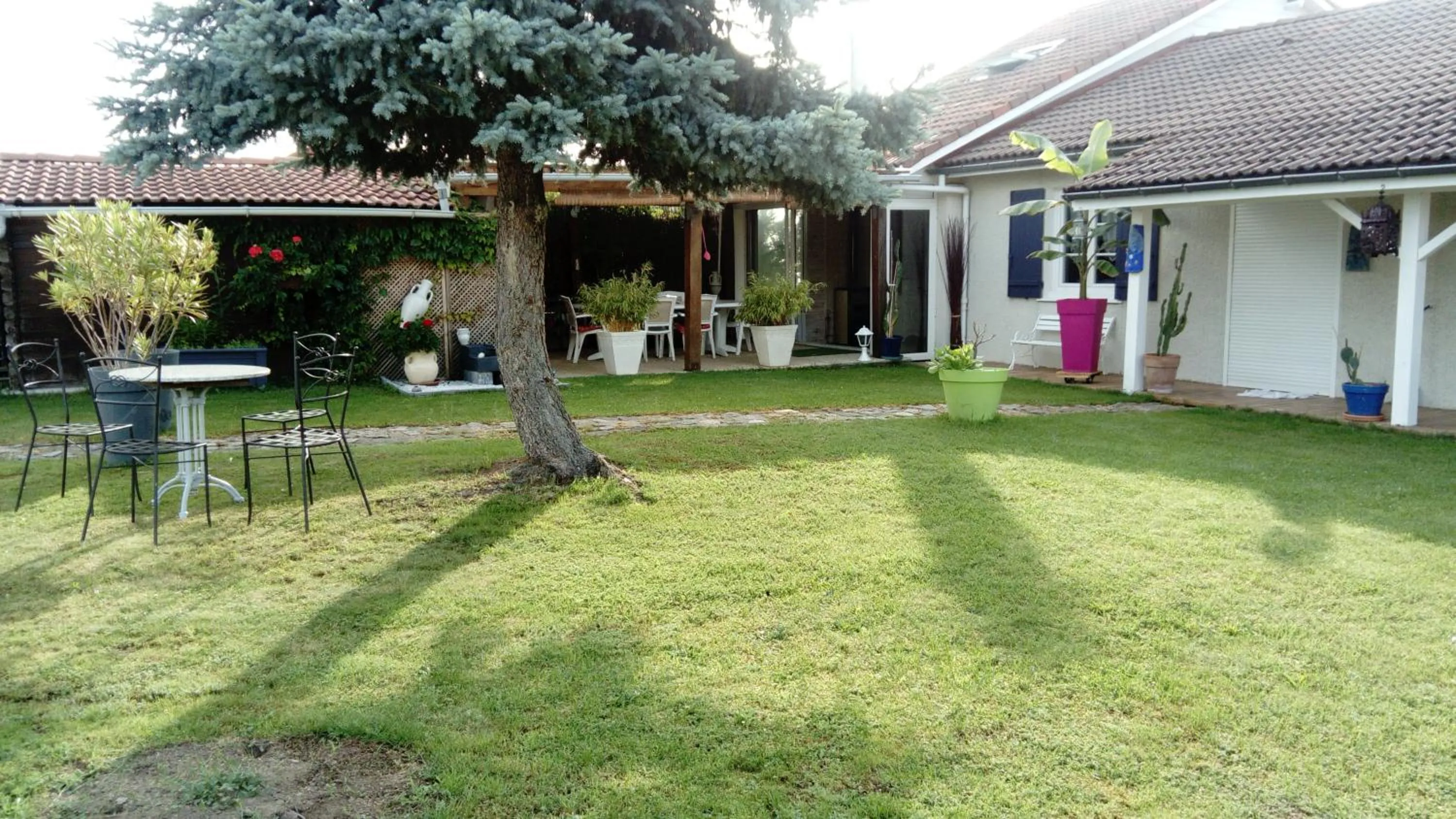 Patio in Chambres d'hôtes le Clos de la Presle