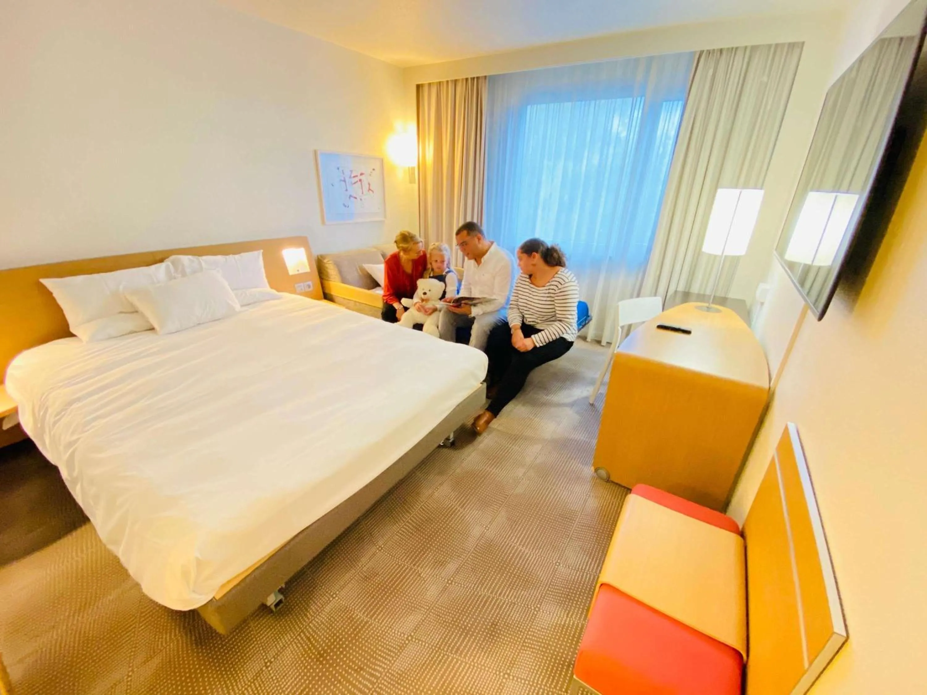 Bedroom, Bed in Novotel Mulhouse Bâle Fribourg