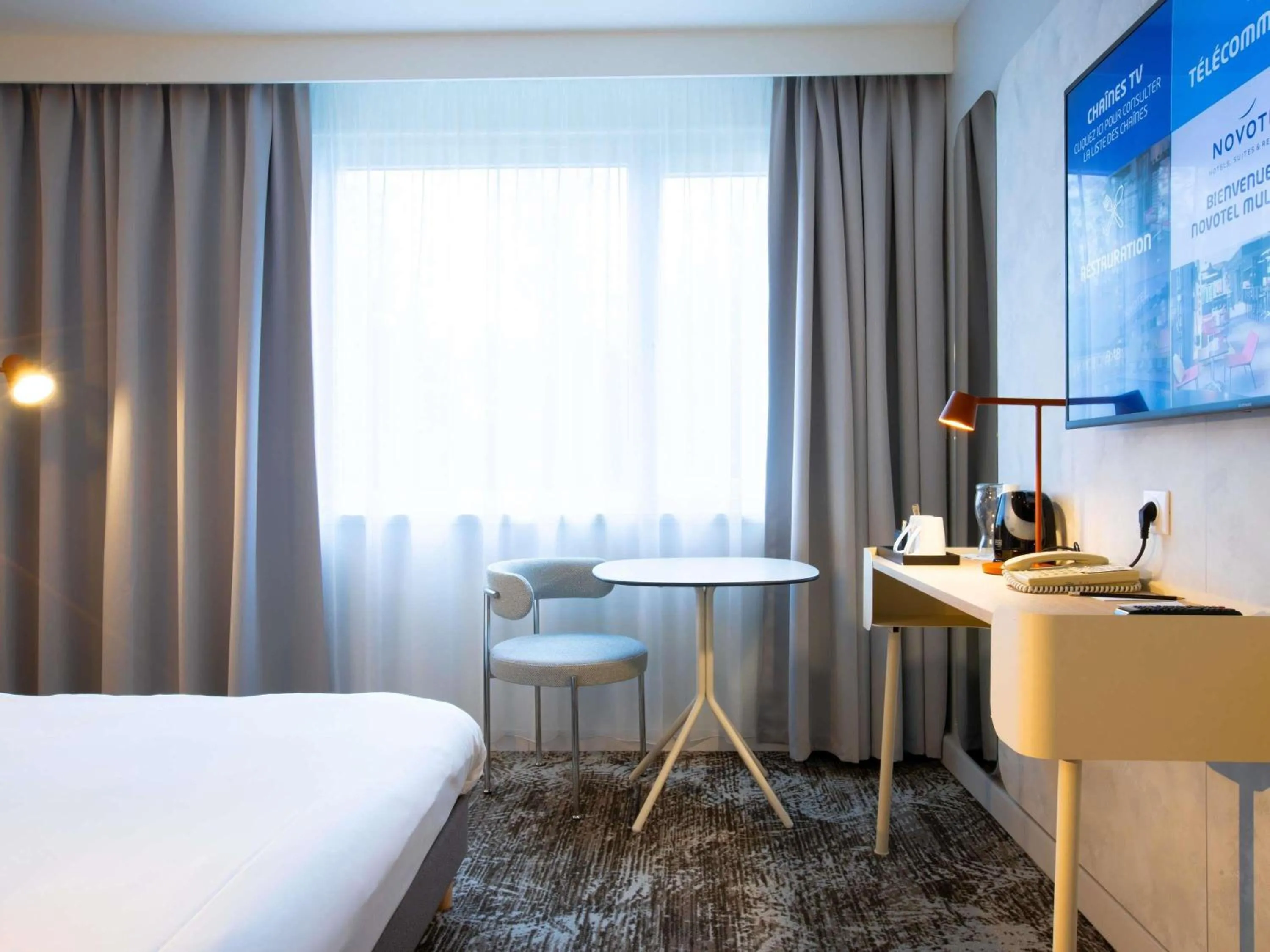 Bedroom, Bed in Novotel Mulhouse Bâle Fribourg