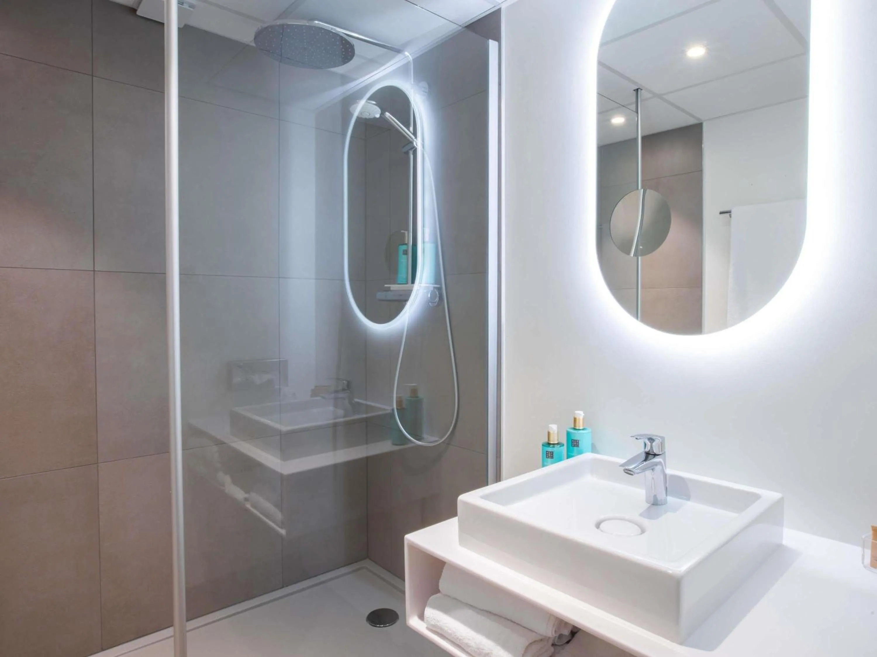 Bedroom in Novotel Mulhouse Bâle Fribourg