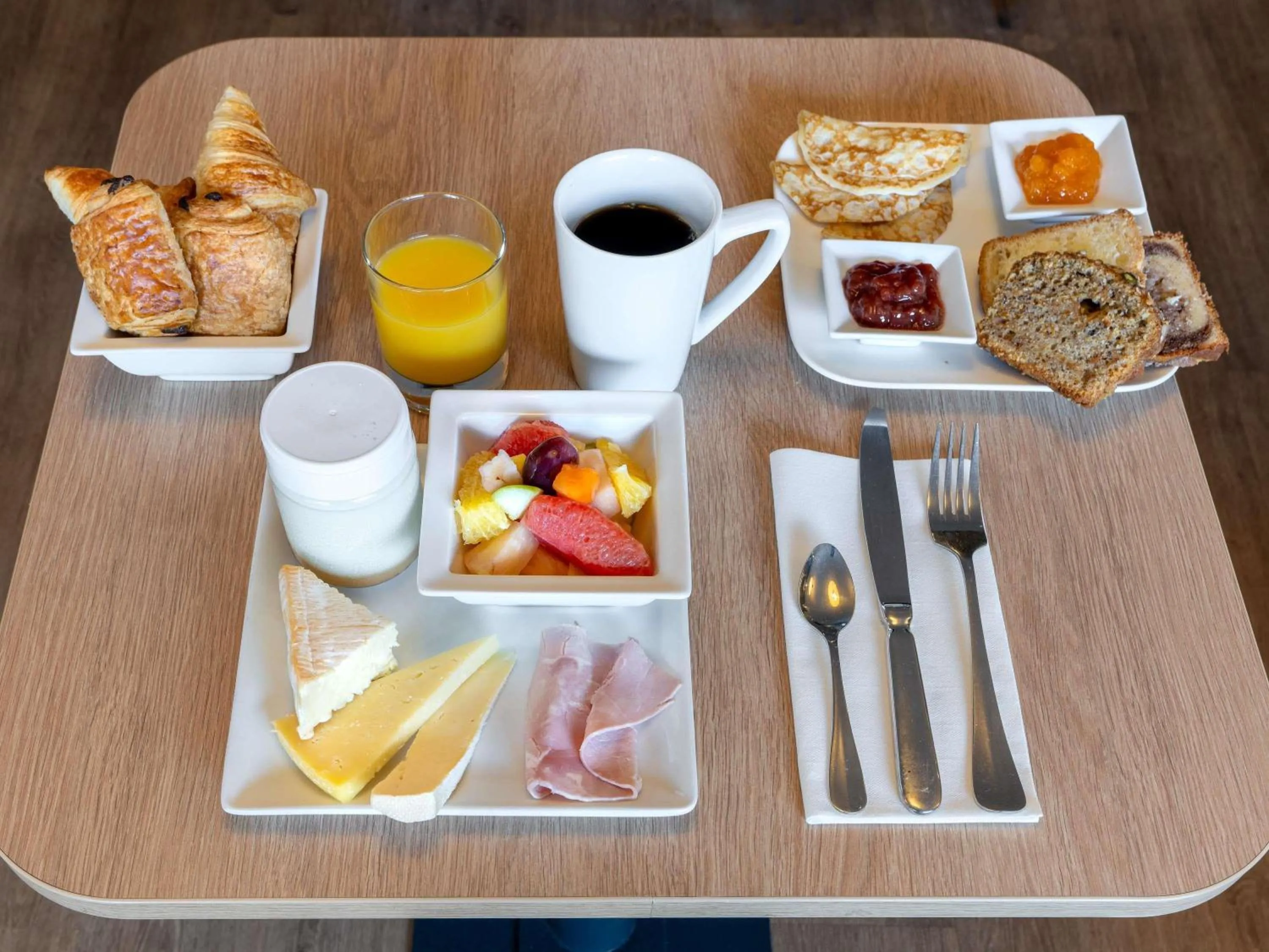 Breakfast in Mercure Deauville Centre